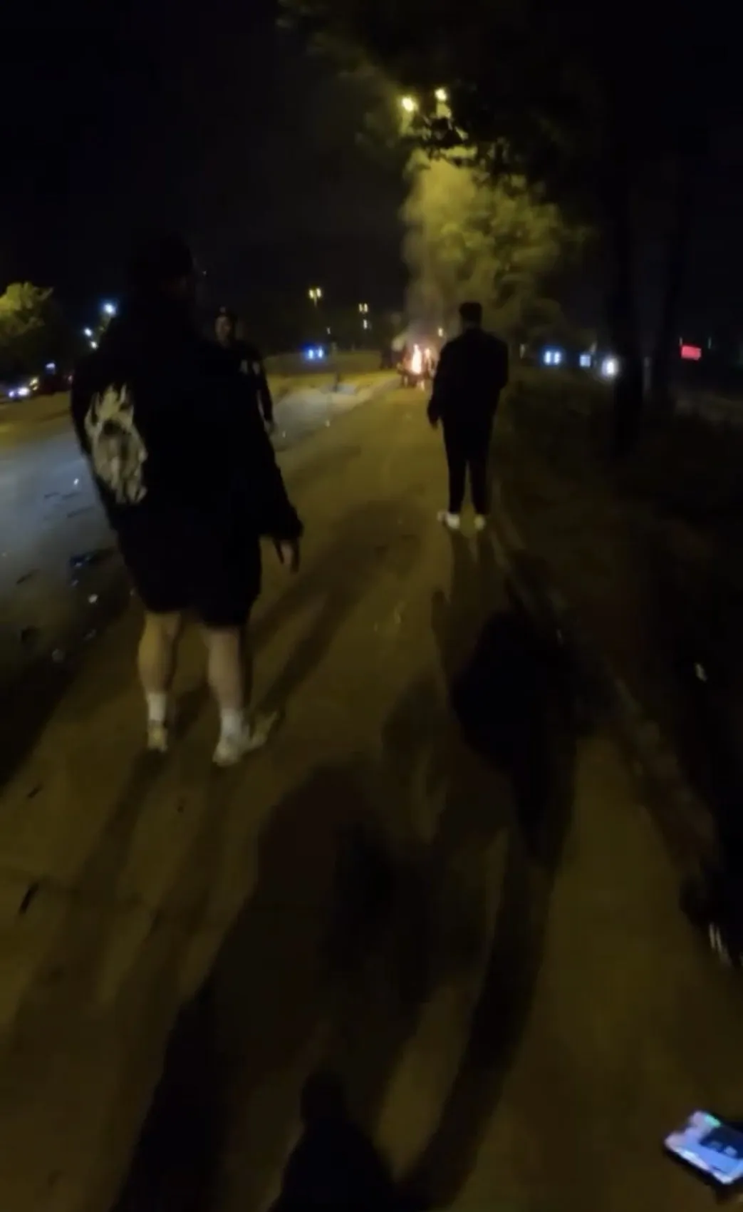 Maltepe'de gece yarısı dehşeti Kavşakta çarpışan otomobil alev aldı