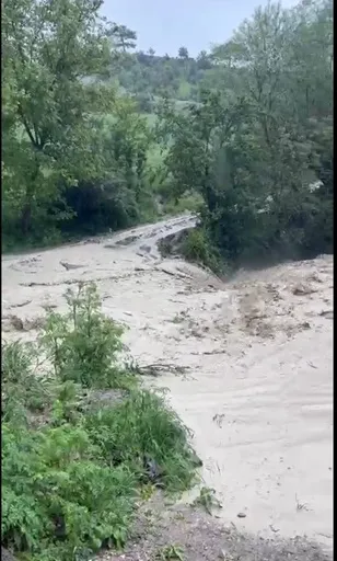 Mudurnu’da sağanak tarımı vurdu dereler taştı