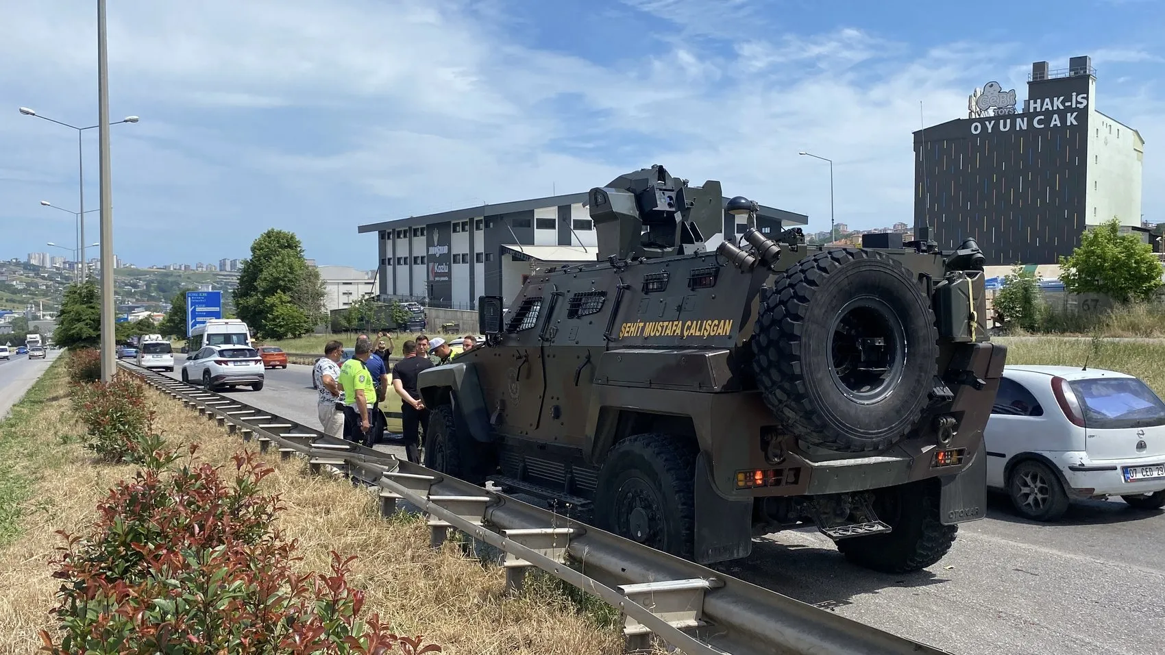 Samsun'da polis aracı kazaya karıştı