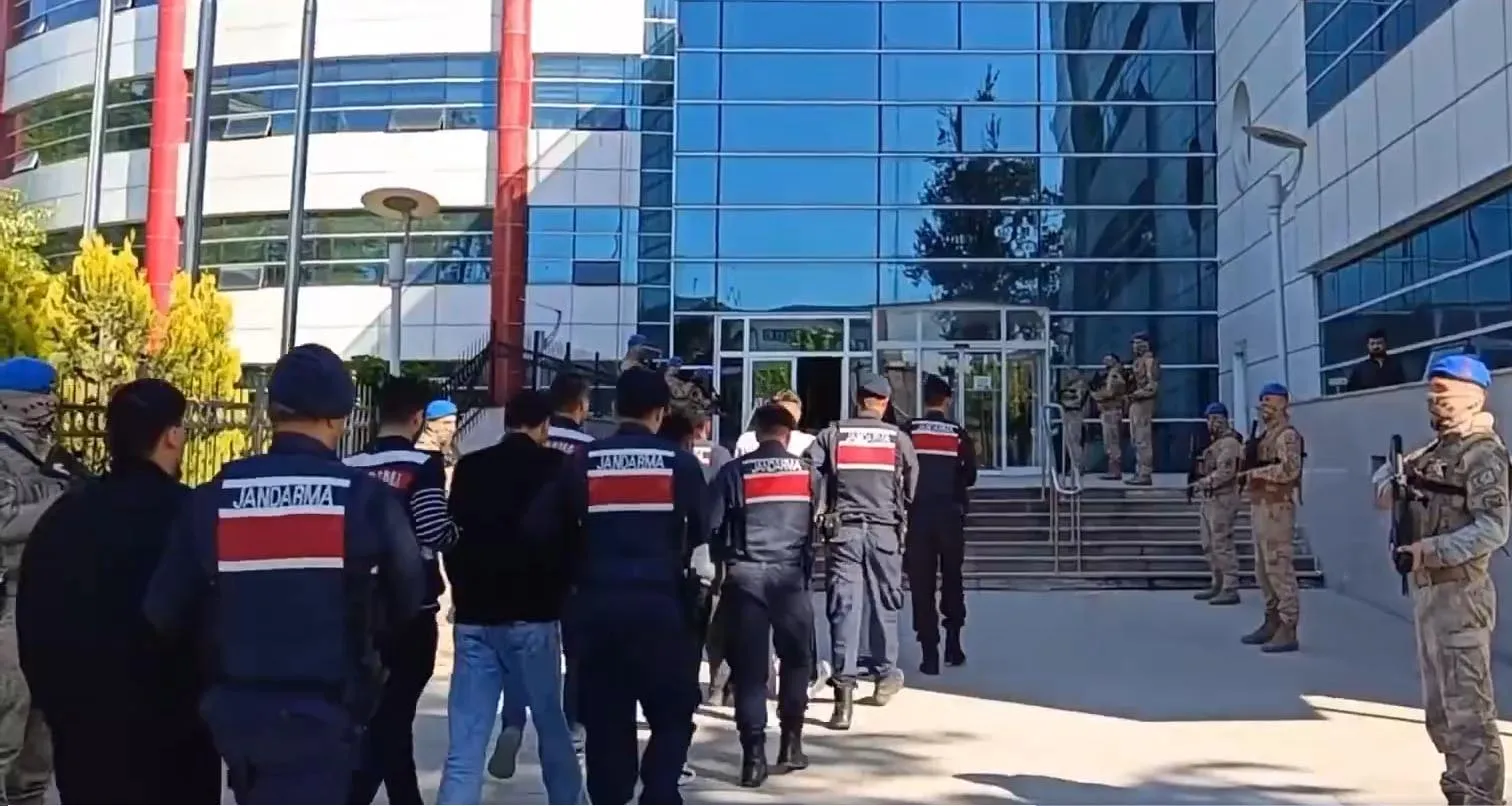 Siber çetelere dev operasyon 4,8 milyar liralık vurgun ortaya çıktı
