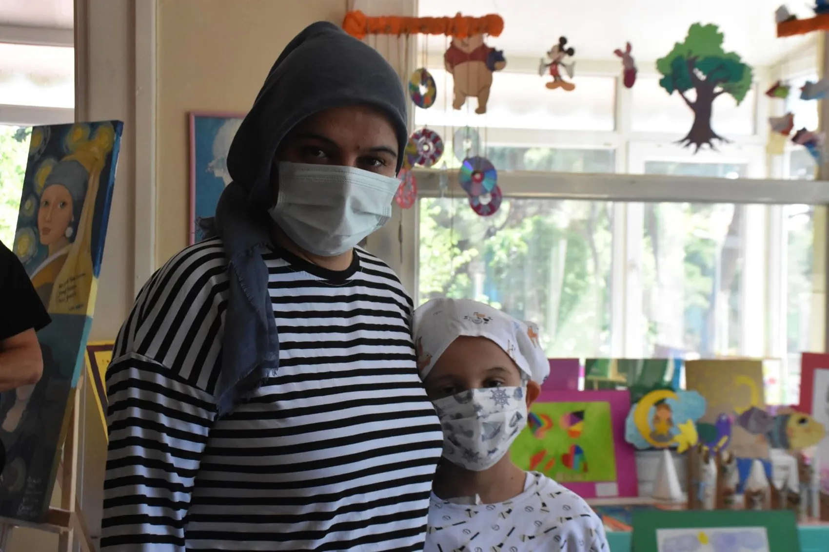 İzmir'de küçük hastalar tedavi sürecini sanatla aşıyor