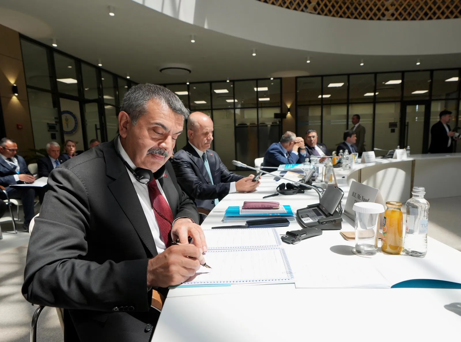 Türk dünyası kendi yönetim modelini dünyaya anlatmalı