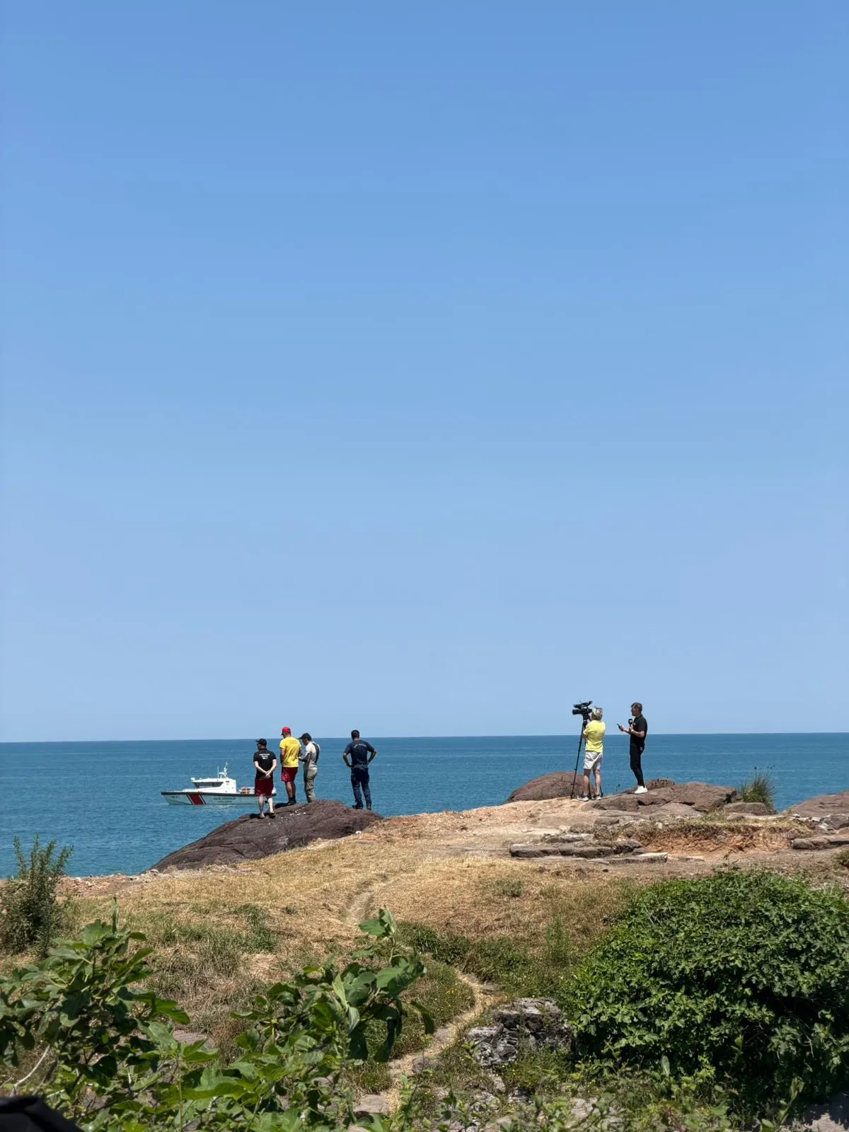 Ordu'da denize giren aileyi Alman turist kurtardı