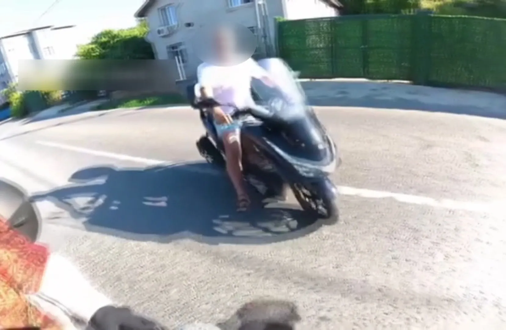Beykoz'da trafikte dehşet Motosikletli sürücüye çarptı