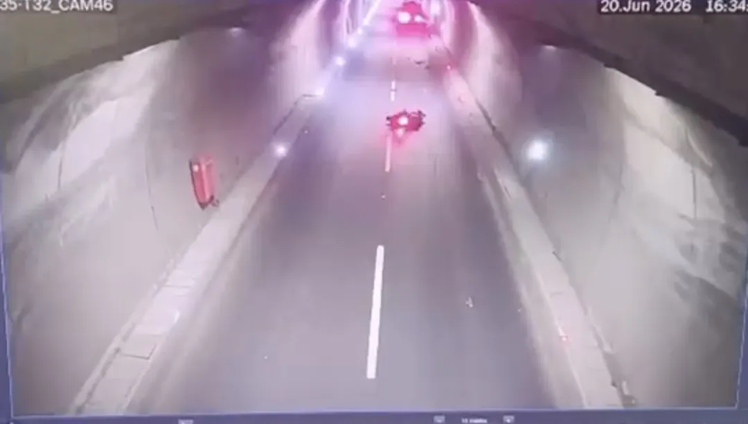 Cankurtaran Tüneli'nde motosiklet kamyona arkadan çarptı