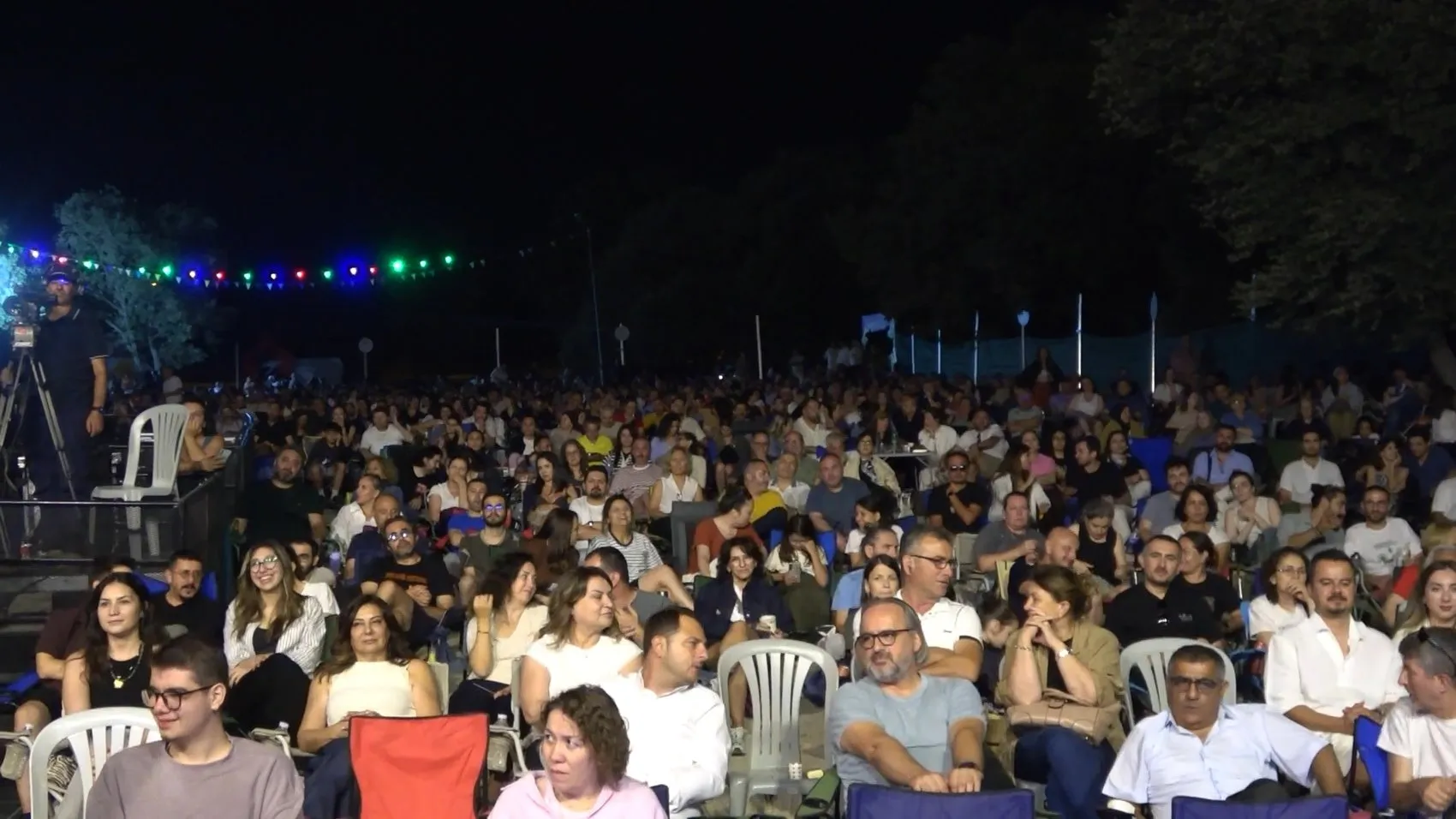 Musa Eroğlu Bursa’da türkü rüzgarı estirdi