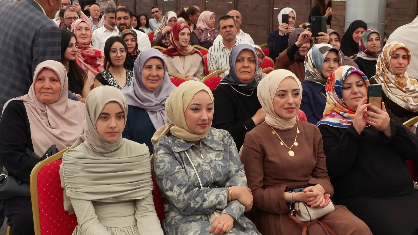 Evlilik tarihlerini unutulmaz kılmak isteyenler 06.06.2026'da nikah masasında