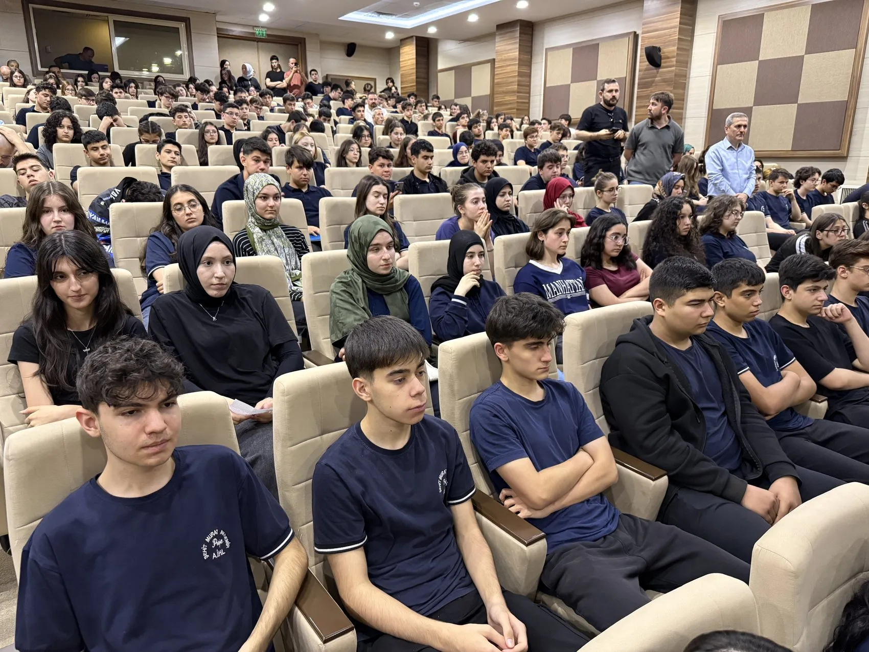 Türkiye'nin ilk astronotu Karabük'te gençlerle buluştu
