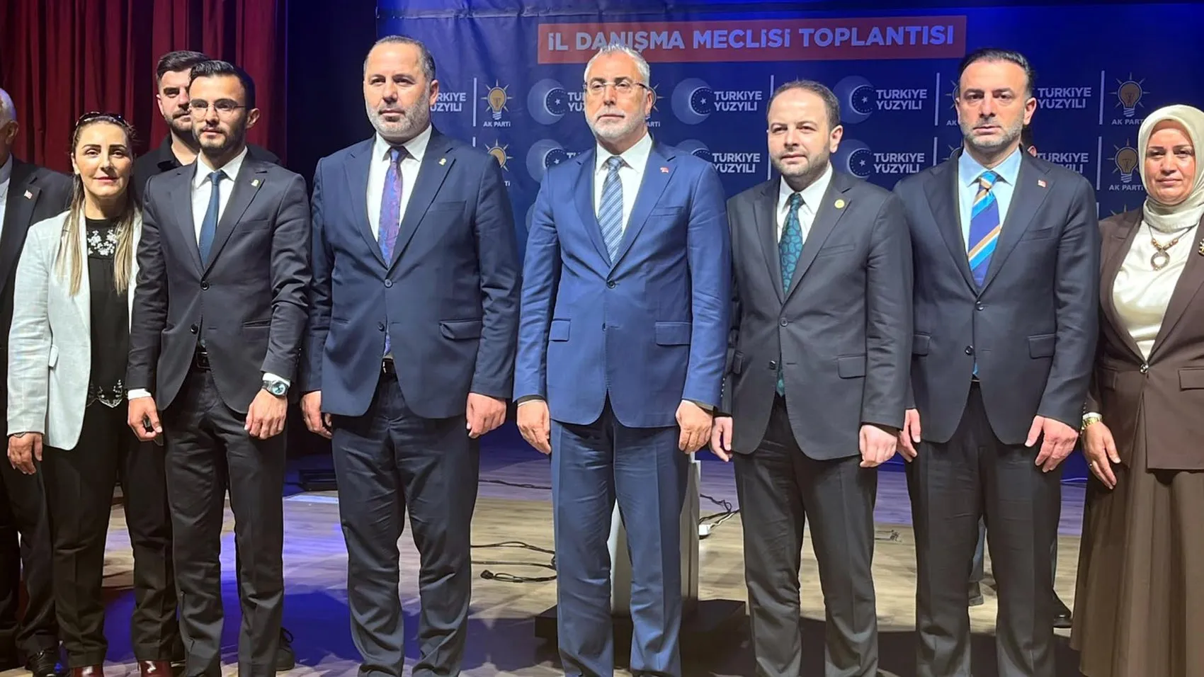 Bakan Işıkhan Ardahan'da AK Parti'nin saha mesaisini anlattı