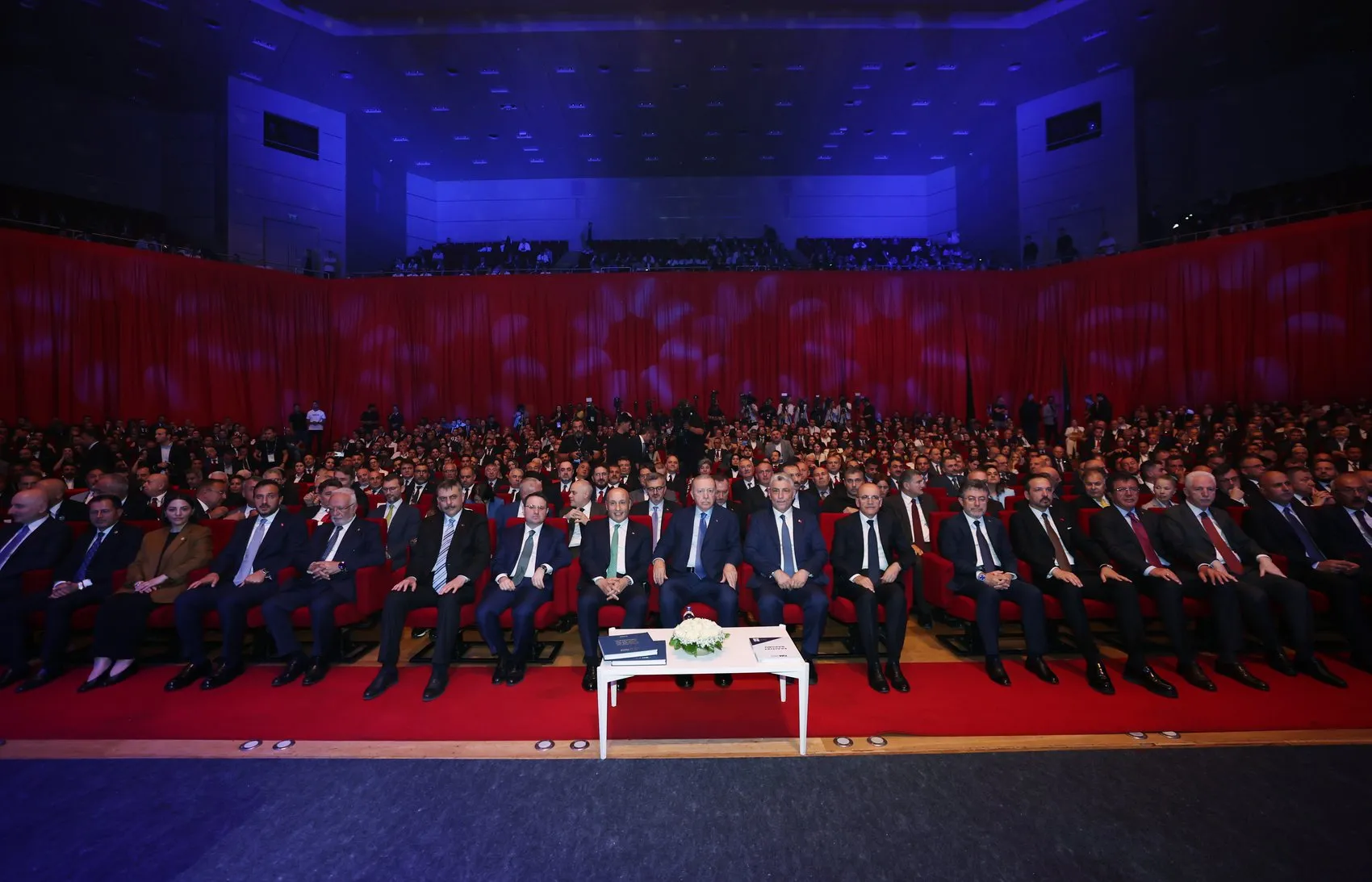 Erdoğan ihracatçılara kredi desteğini artırdı