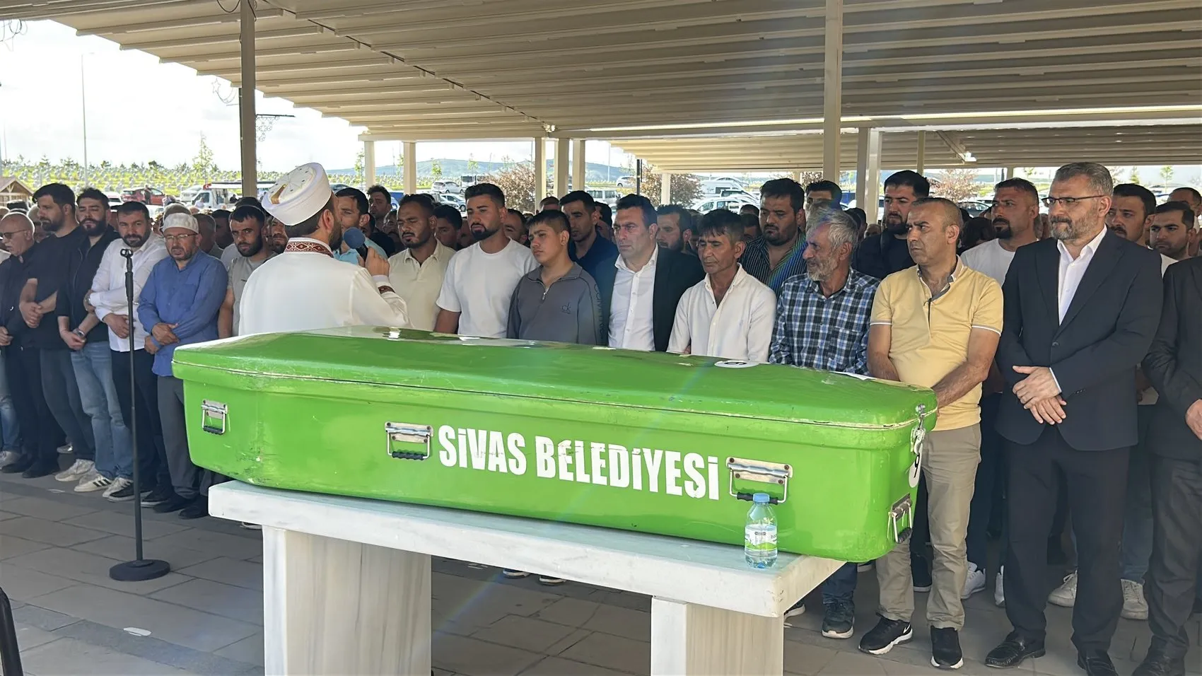 Sivas’taki feci kazada hayatını kaybeden çift son yolculuğuna uğurlandı