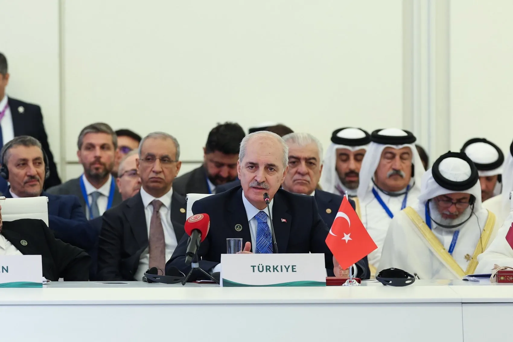 Kurtulmuş İslam dünyasına yeni düzen çağrısı yaptı