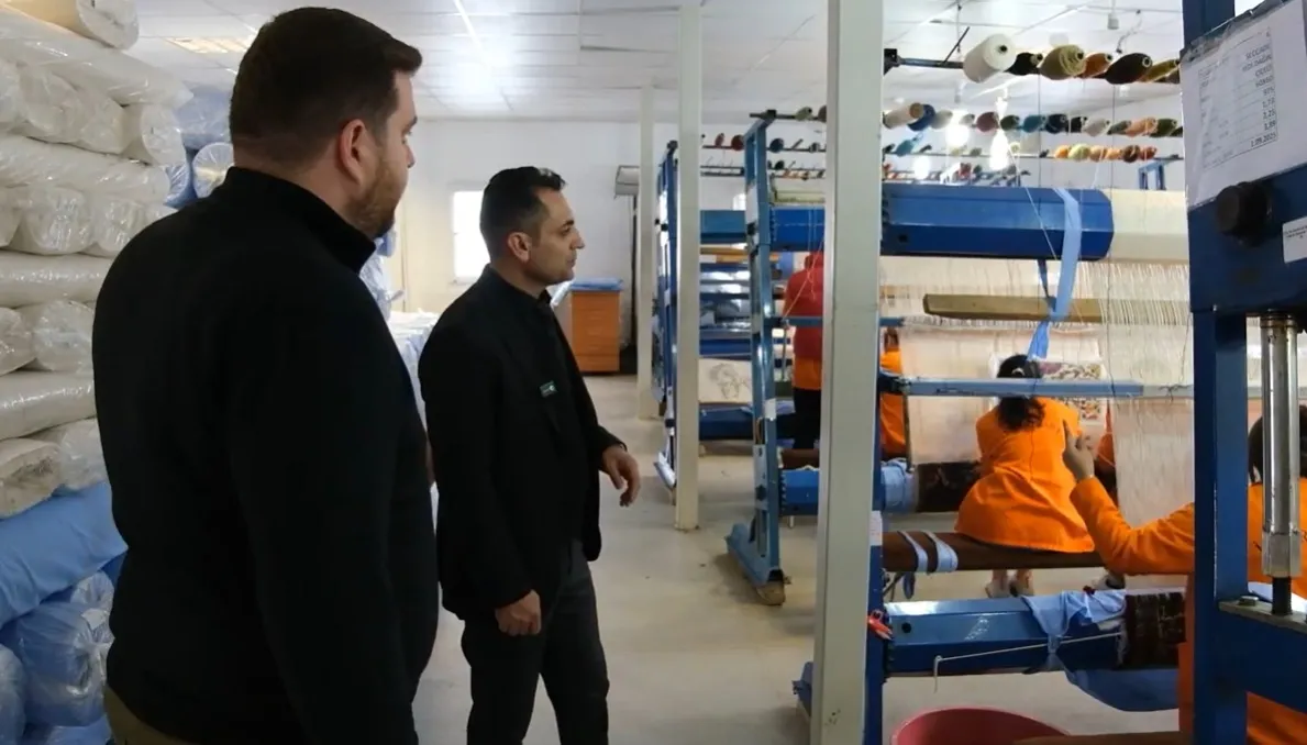 Sivaslı mahkum kadınların dokuduğu umut belgesel oldu