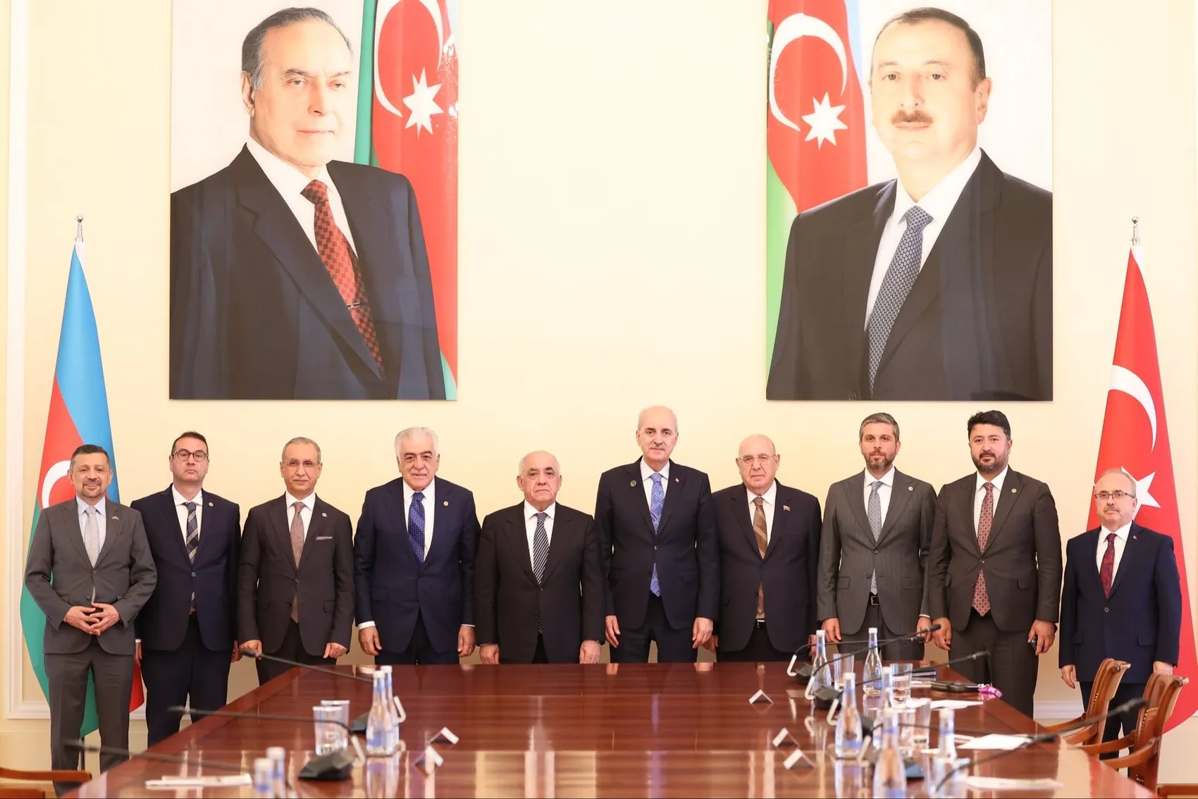 Numan Kurtulmuş Bakü’de Azerbaycanlı mevkidaşlarıyla bir araya geldi