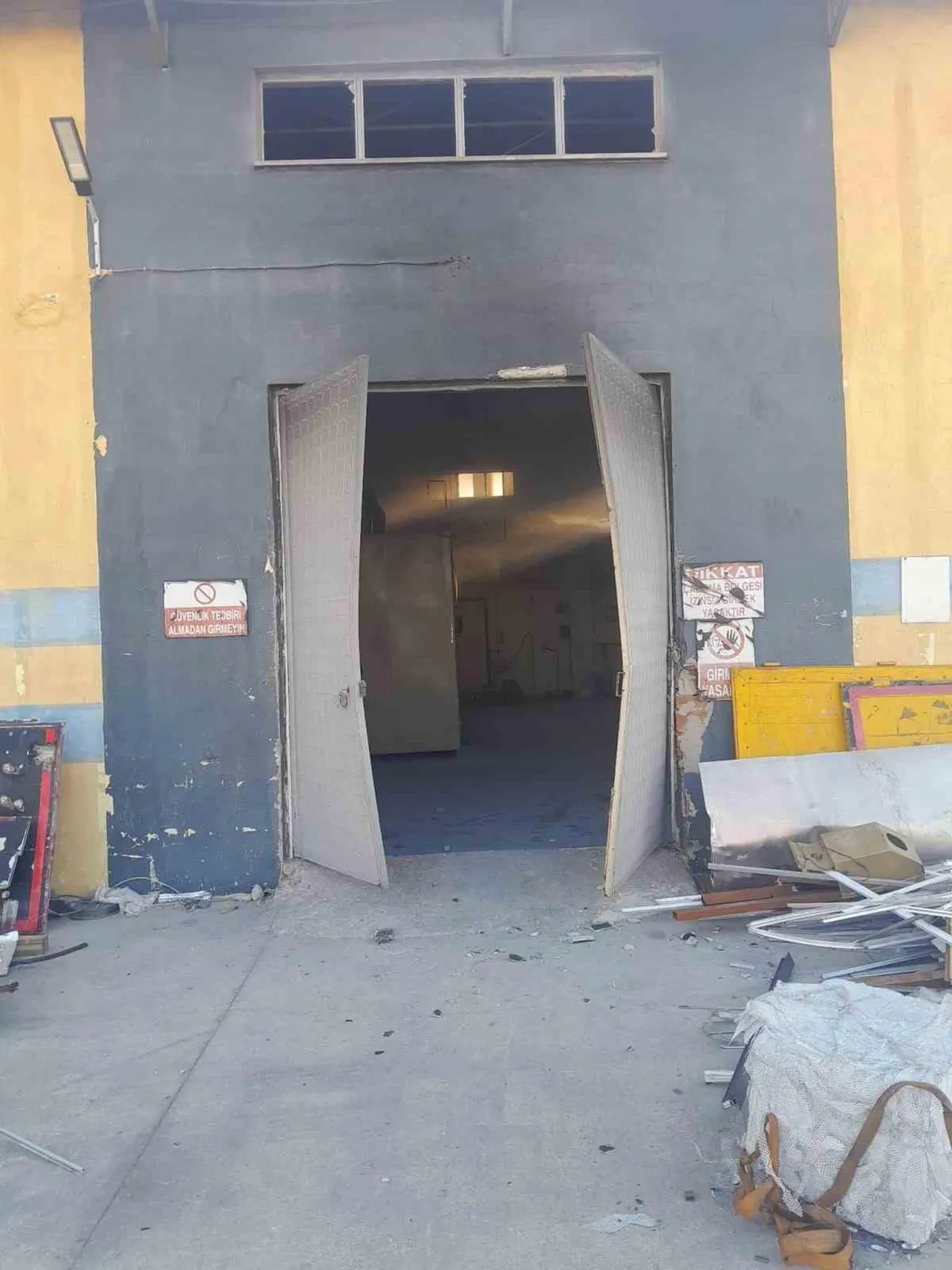 Kütahya’da metal fabrikasında patlama 3 işçi yaralandı