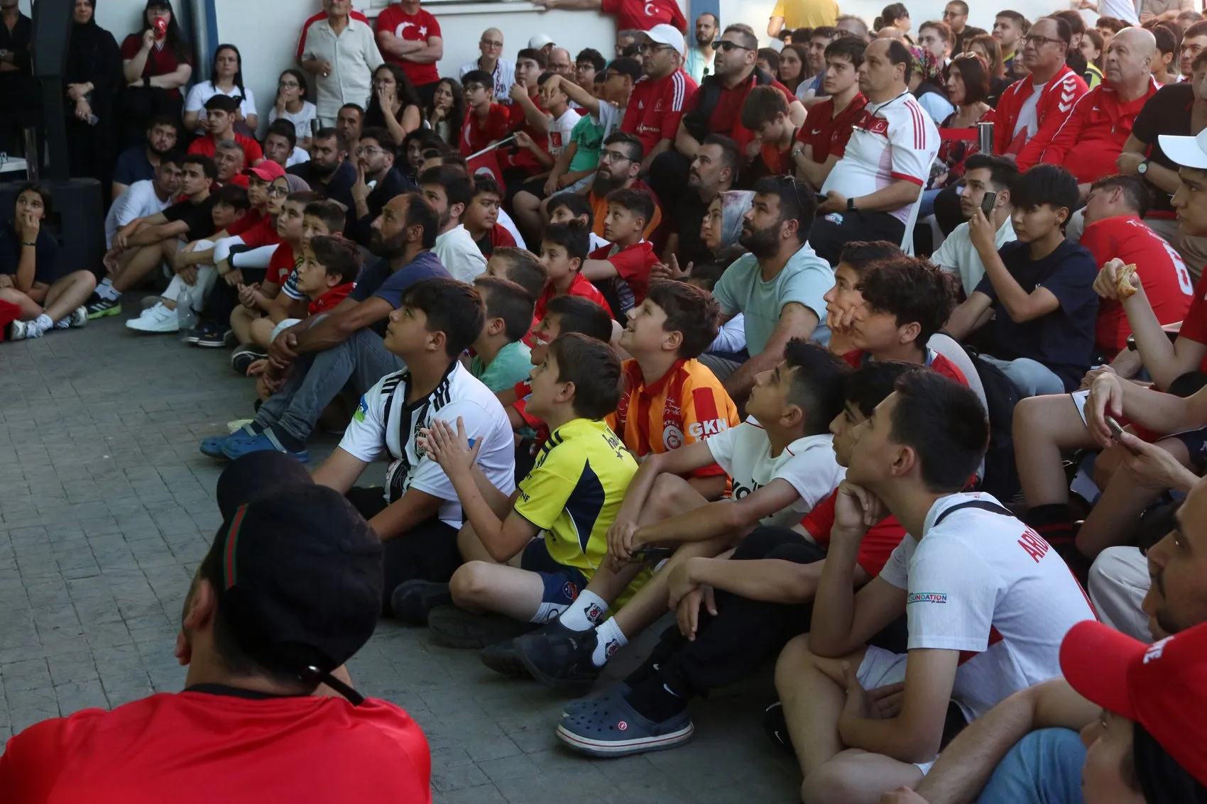 Antalya milli maç heyecanıyla doldu ama sonuç hüsran oldu