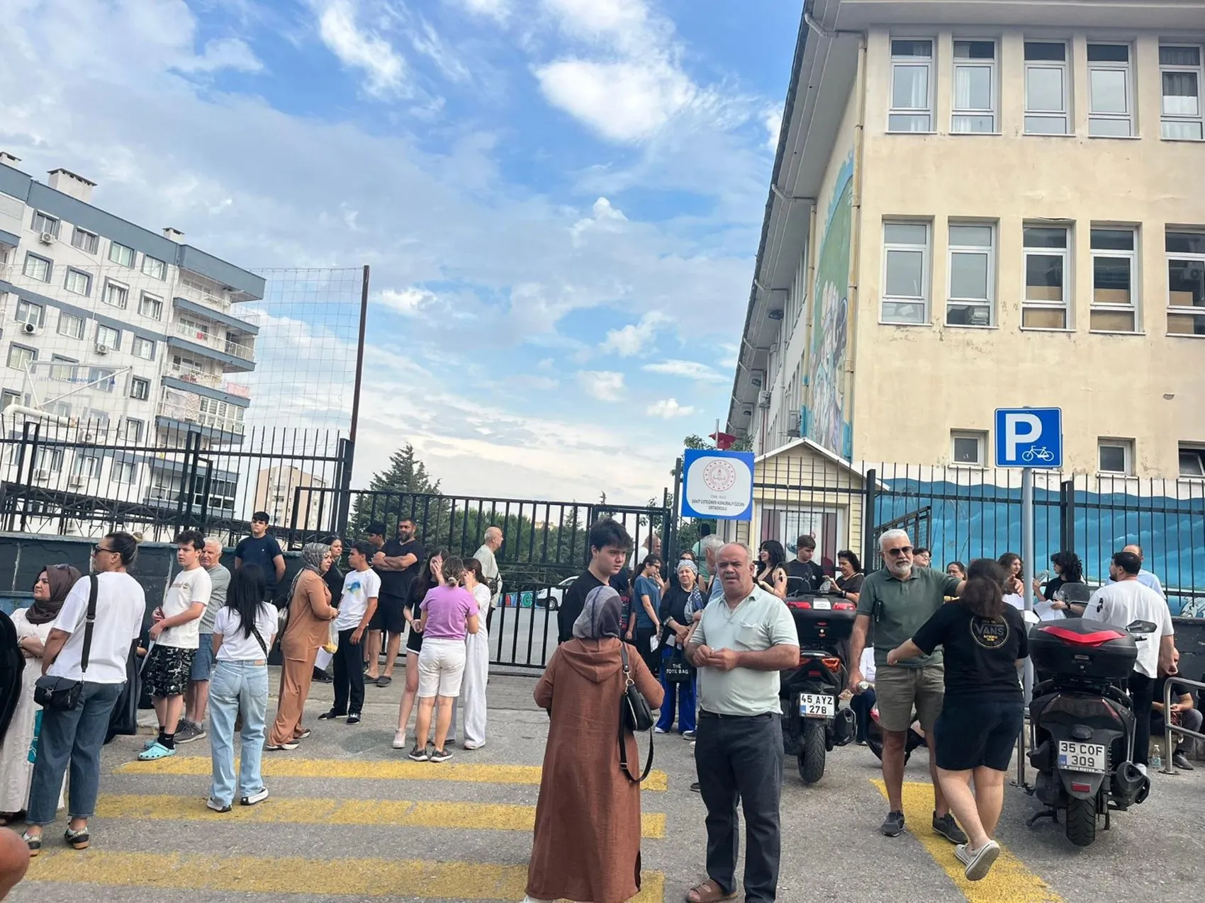 İzmir'de milyonlarca öğrenci için LGS maratonu başladı
