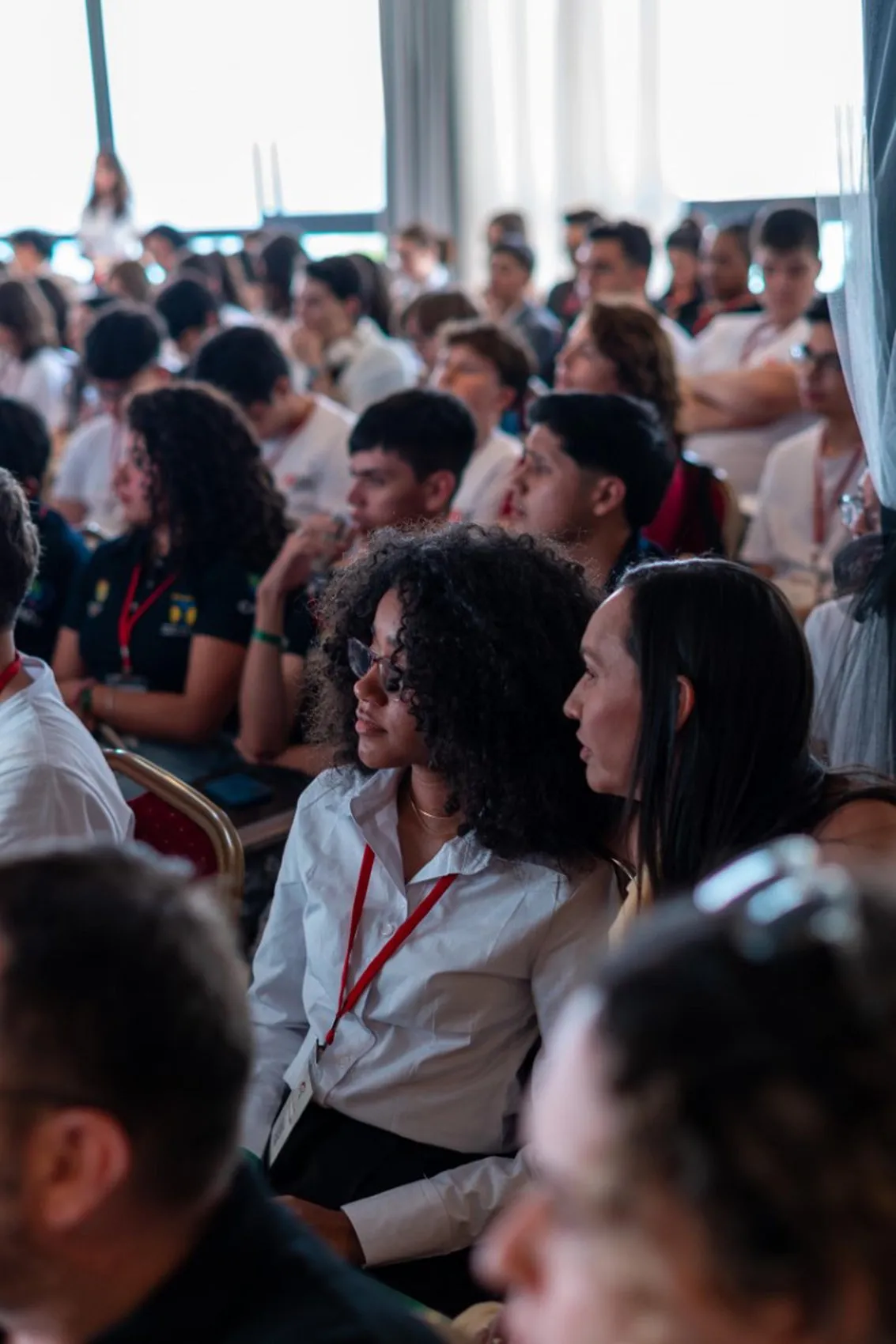 Genç beyinler Çeşme’de bilim için yarışıyor