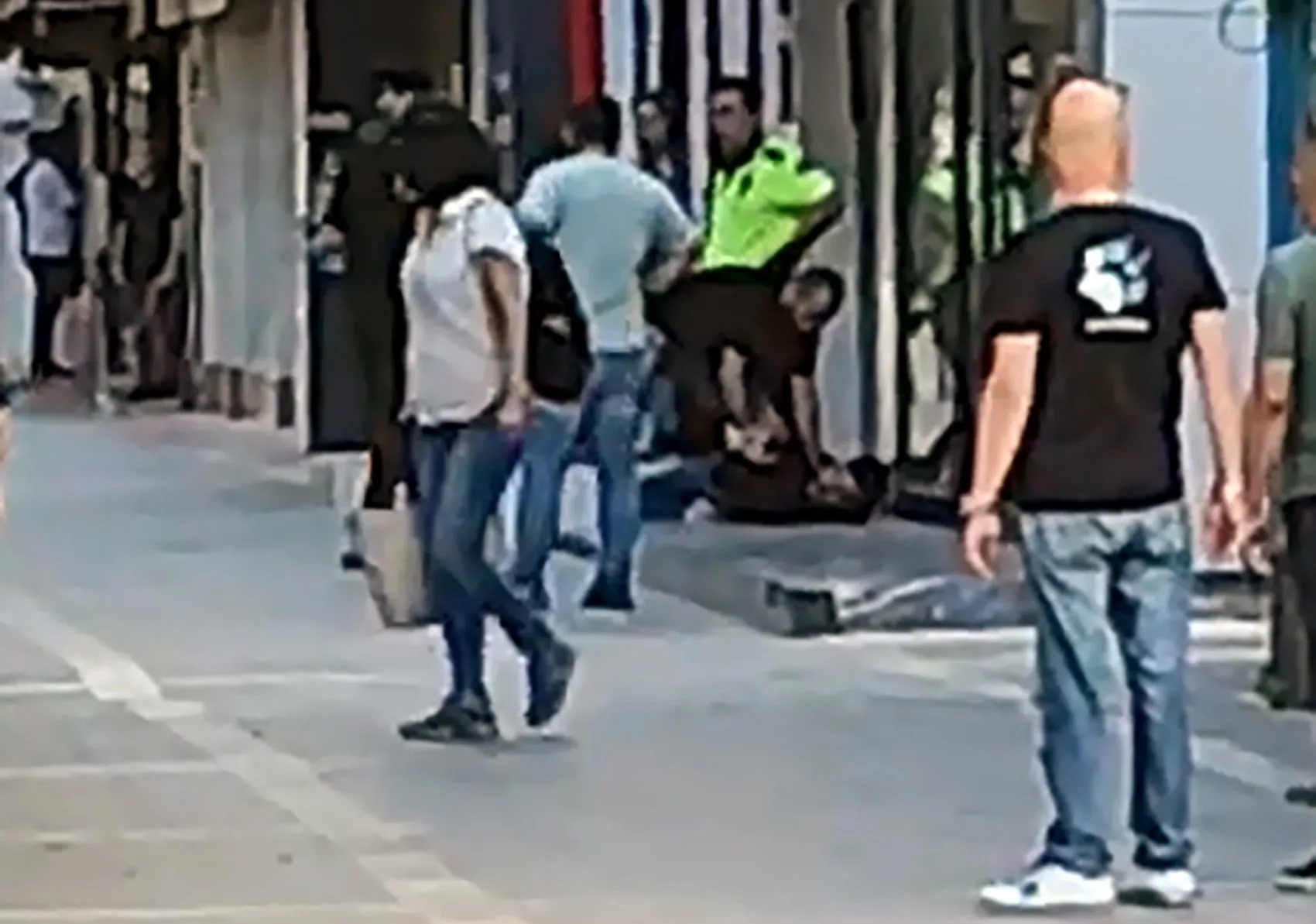 Tatil için geldiği Adanada iki kişiyi vuran uzman çavuş tutuklandı