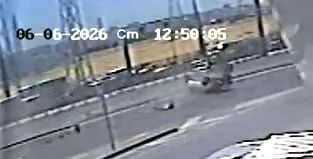 Avcılar'da kontrolden çıkan otomobil takla attı