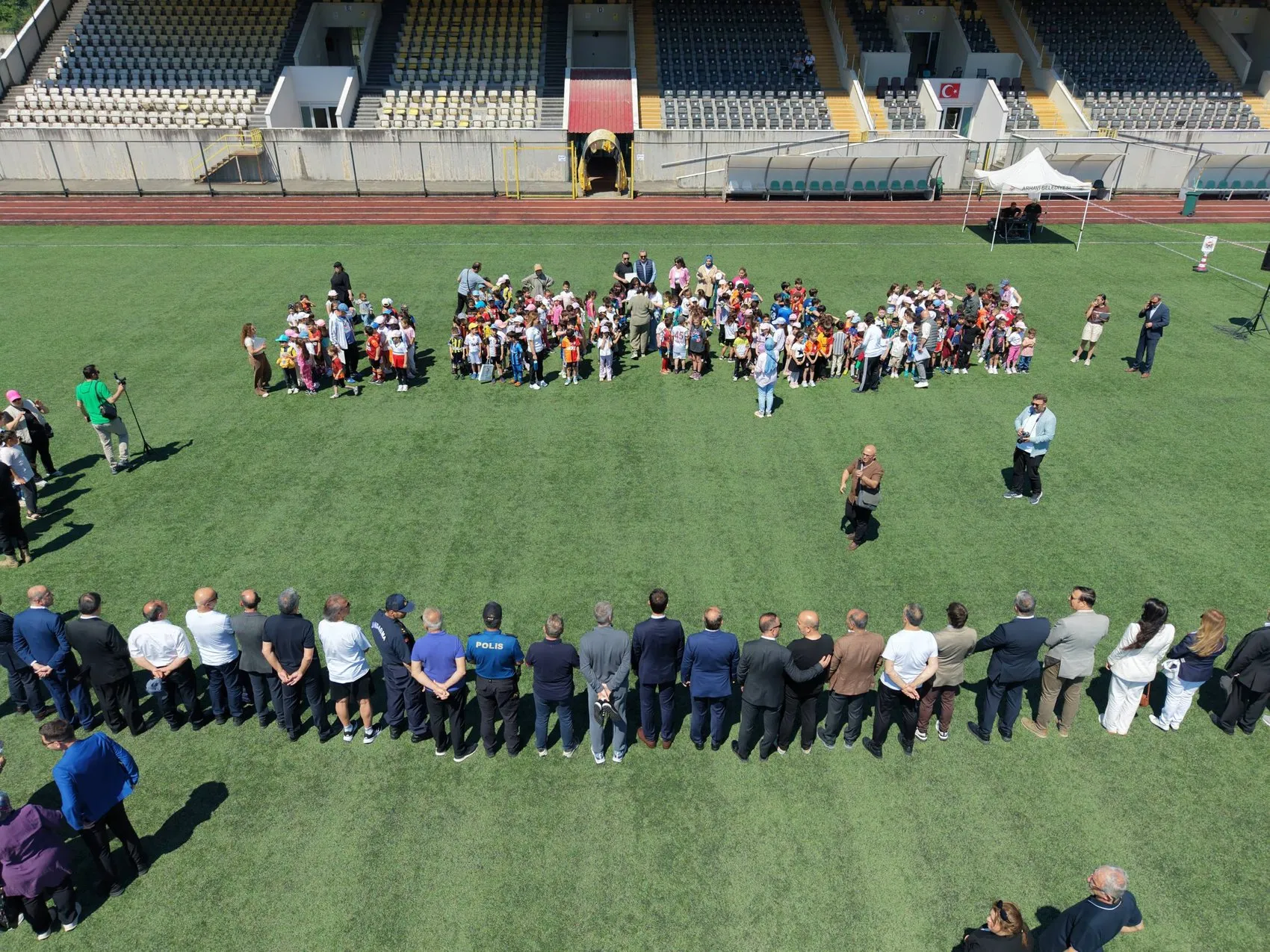 Arhavi’de çocuklar için futbol şenliği