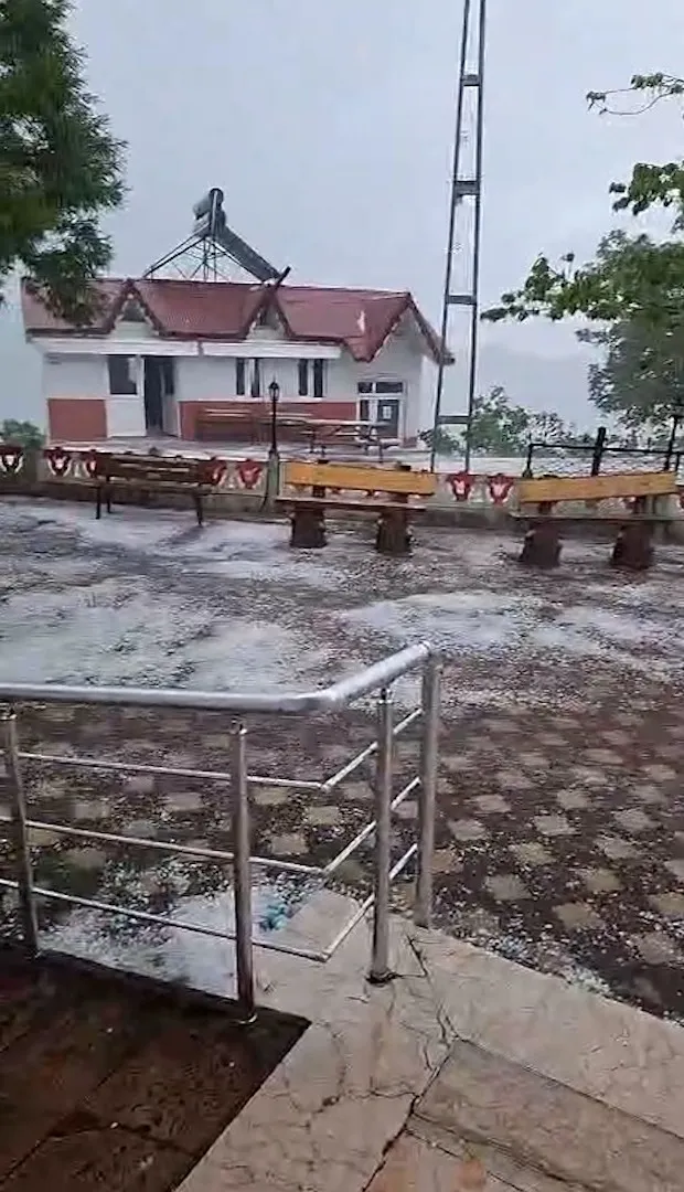 Haziranda kış manzarası Ordu Akkuş beyaza büründü