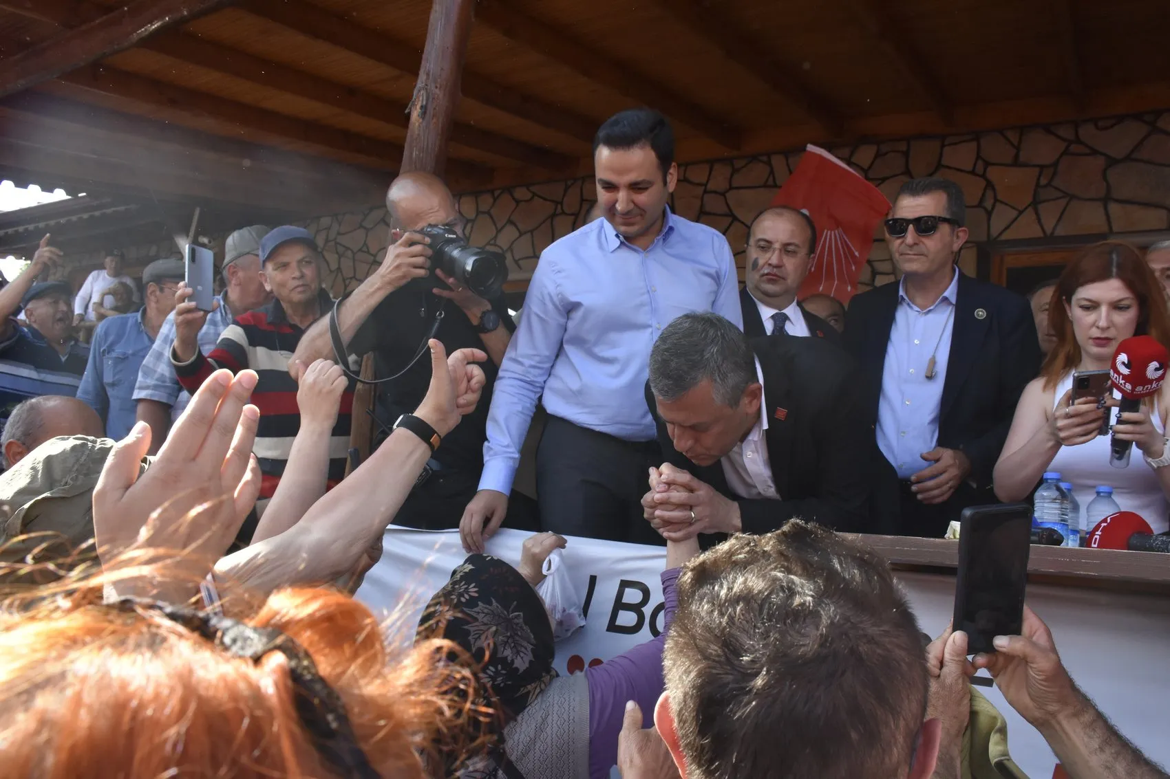 Özgür Özel'den teşkilata sandık çağrısı