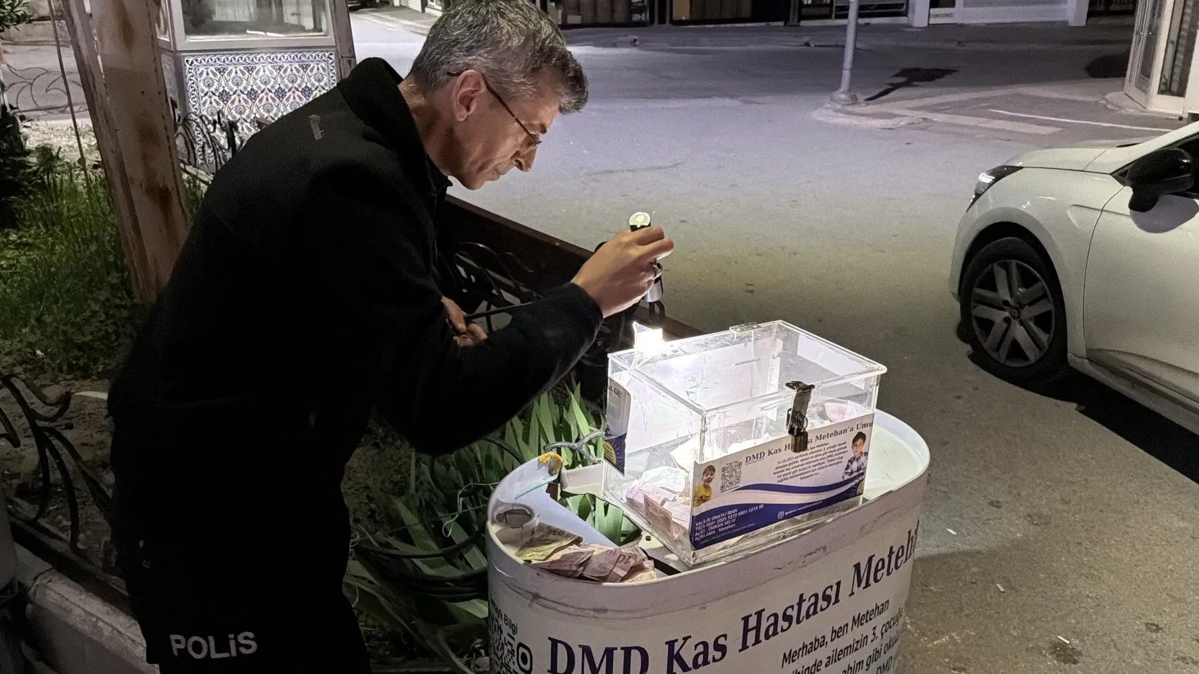 Kütahya'da hasta çocuk için toplanan bağışları çalmaya çalışırken yakalandı