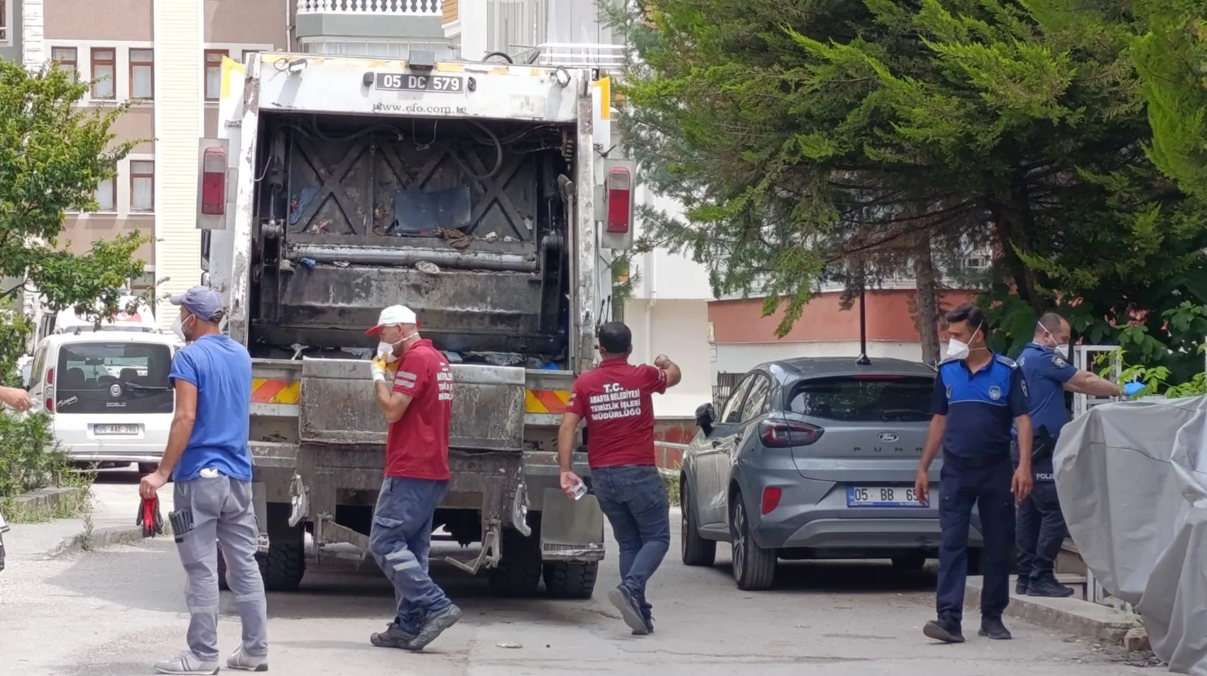 Amasya'da bir evden çıkanlar ekipleri şaşkına çevirdi