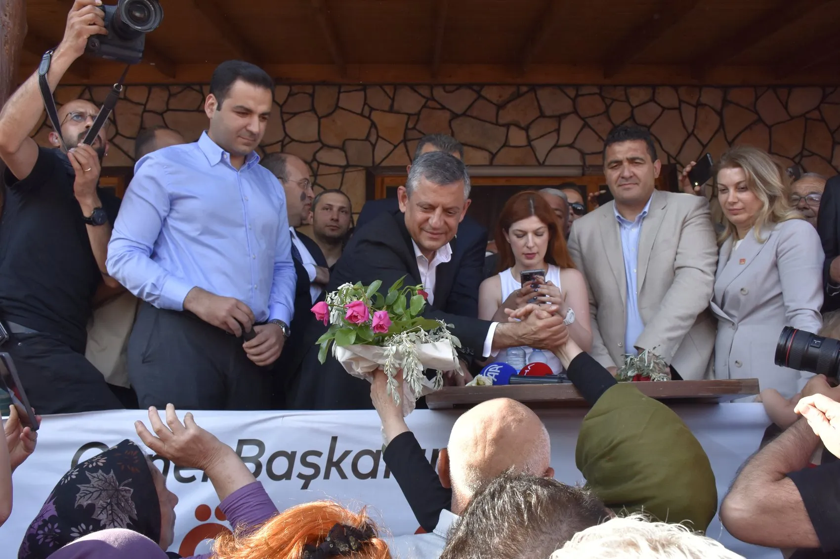 Özgür Özel'den teşkilata sandık çağrısı