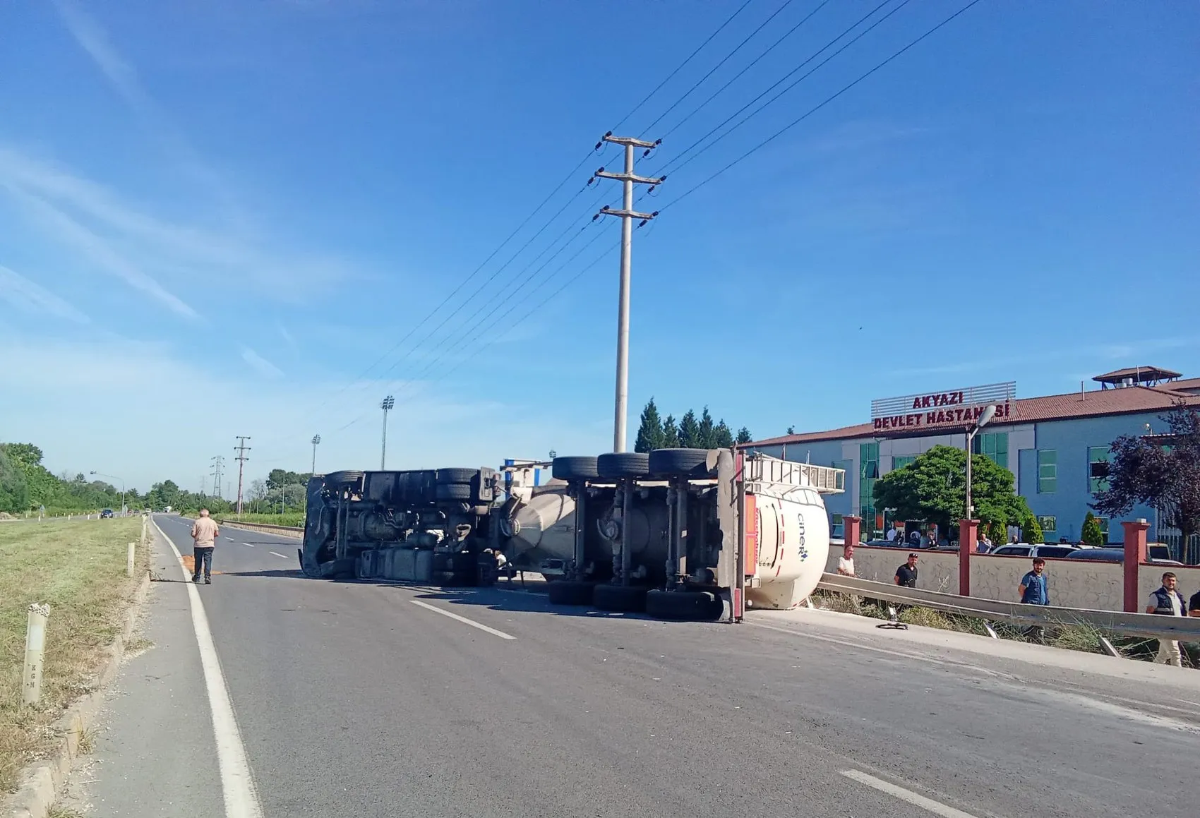 Sakarya Akyazı yolunda tehlikeli kaza