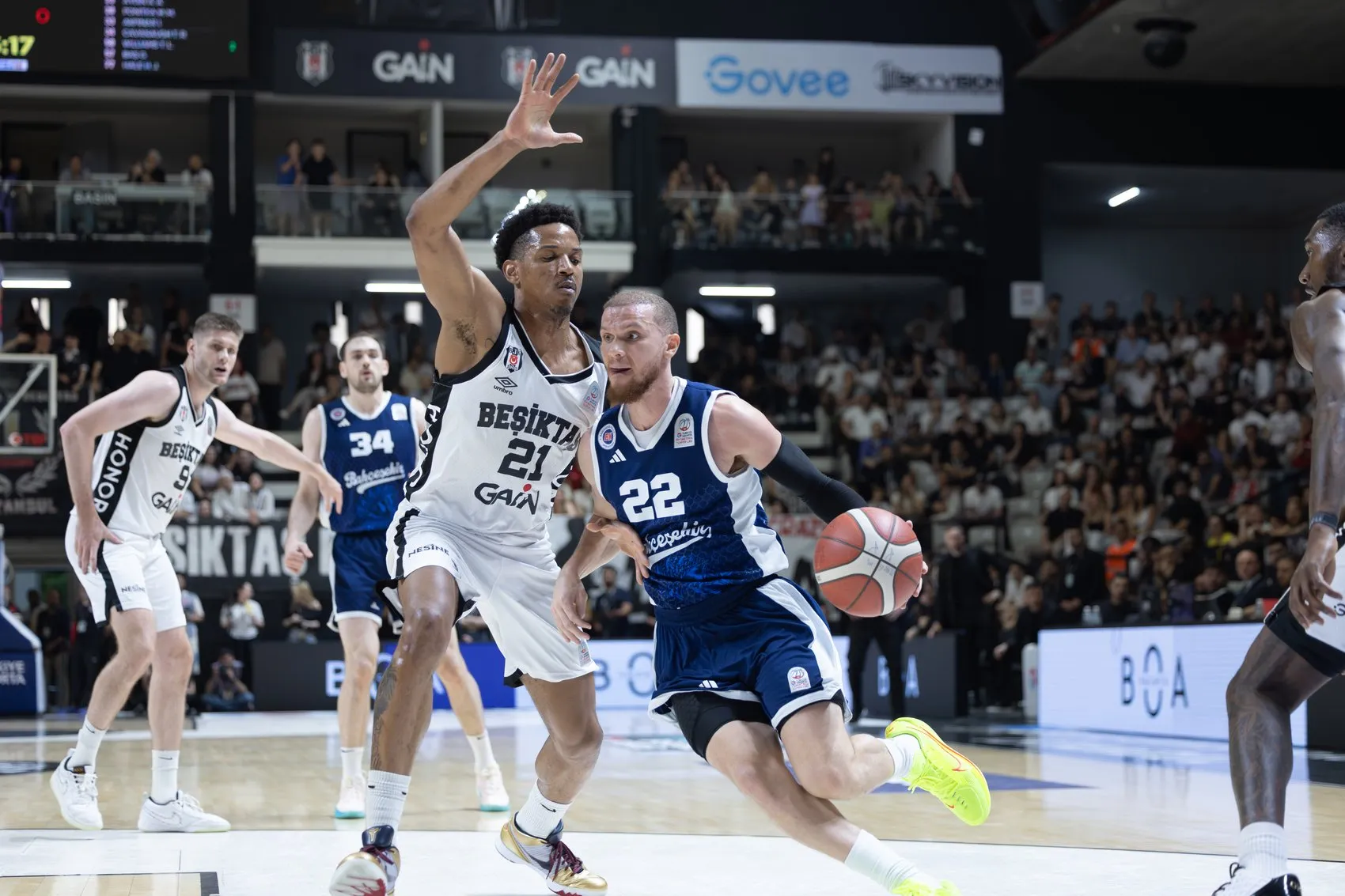 Beşiktaş basketbolda seriye galibiyetle başladı