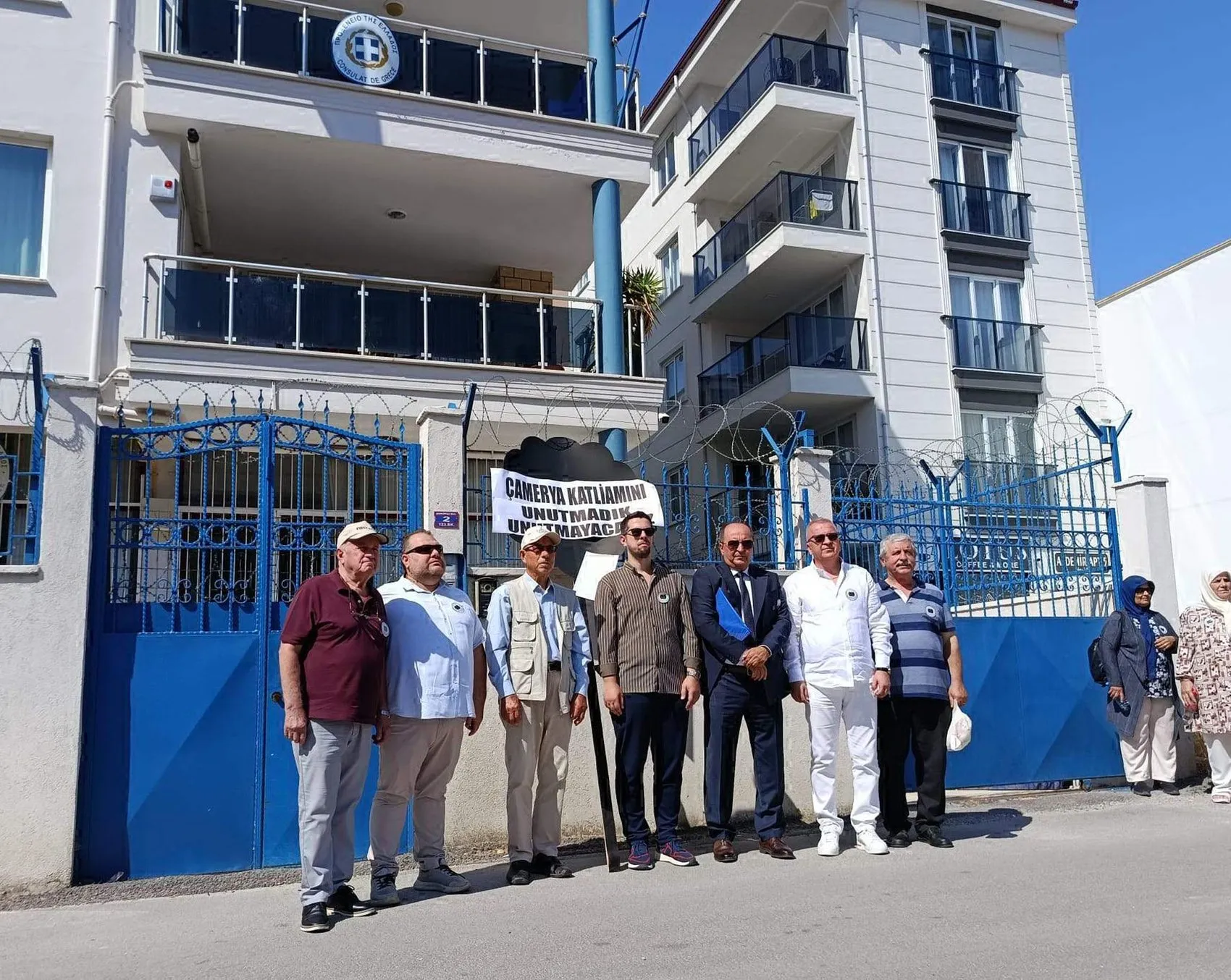 Edirne'de Yunanistan Konsolosluğu önünde protesto