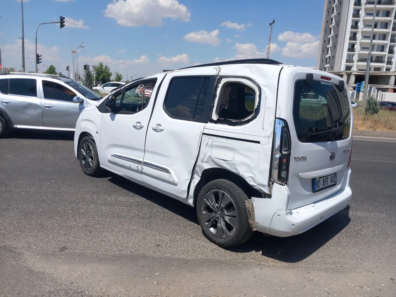 Kayapınar’da kavşak kazası 7 kişiyi hastanelik etti