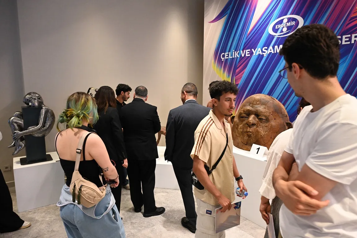 Genç sanatçılar çeliğe hayat verdi