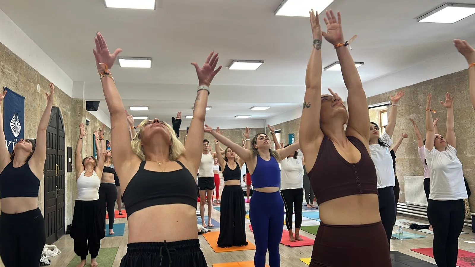 Kapadokya balonları arasında üç günlük yoga maratonu