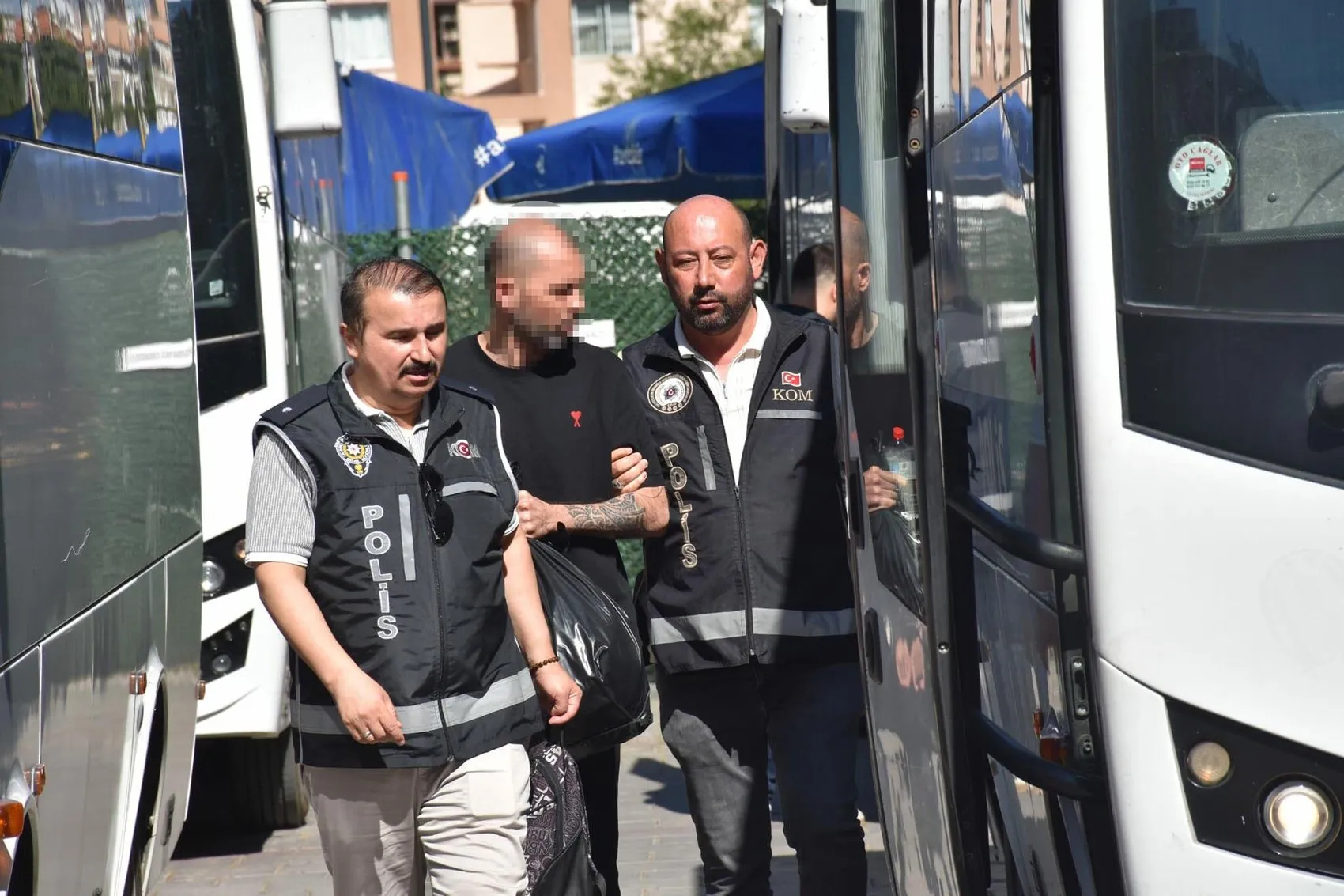 Ege Üniversitesi’ndeki yolsuzluk operasyonunda mal varlıklarına el konuldu