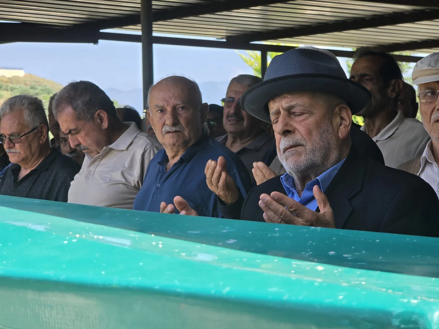 Ayrılmak istediği nişanlısı tarafından katledilen Lamiya ve babası defnedildi