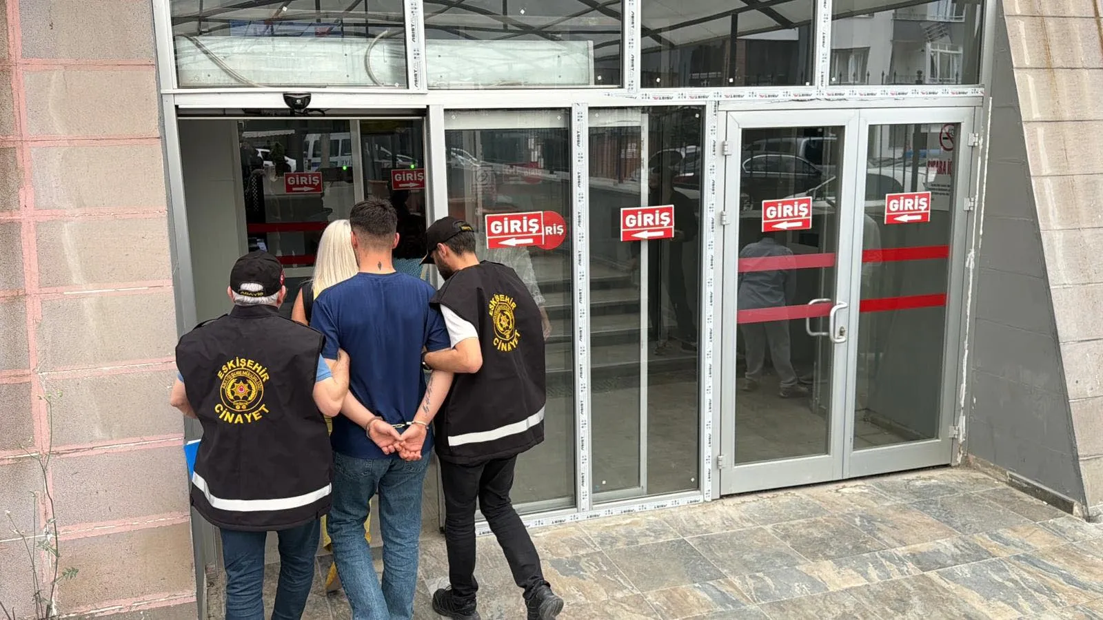 Eskişehir'de alacak verecek kavgasında tüfekli saldırı