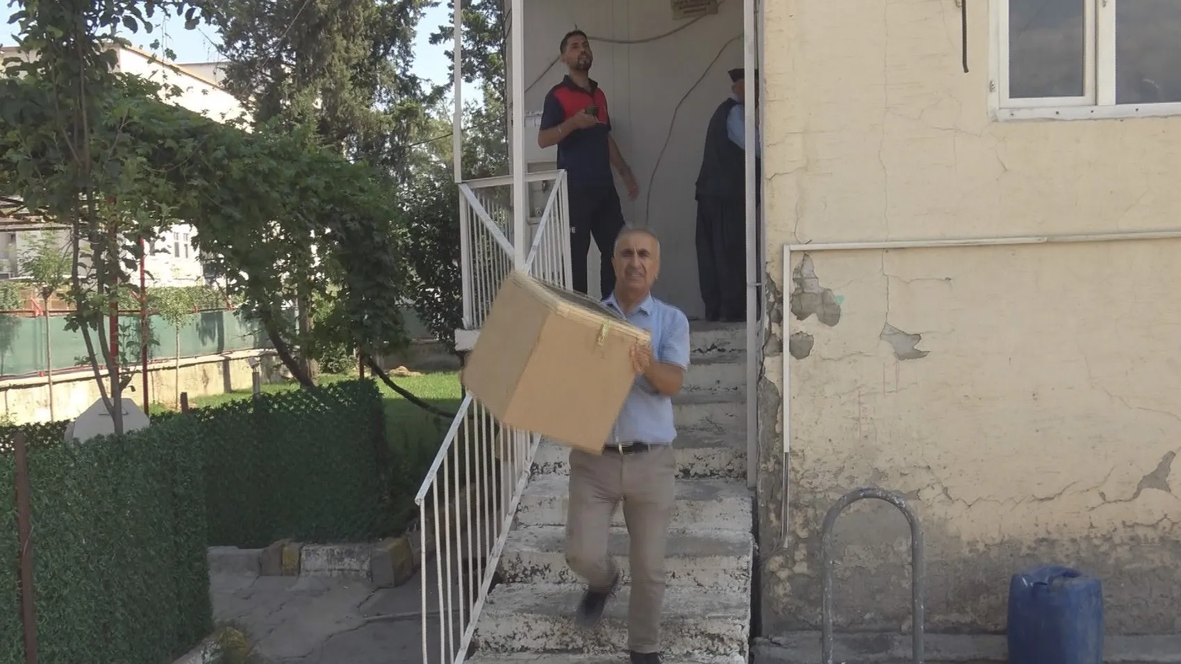 Silopi'de odunluktan çıkan dev kertenkele ekipleri harekete geçirdi