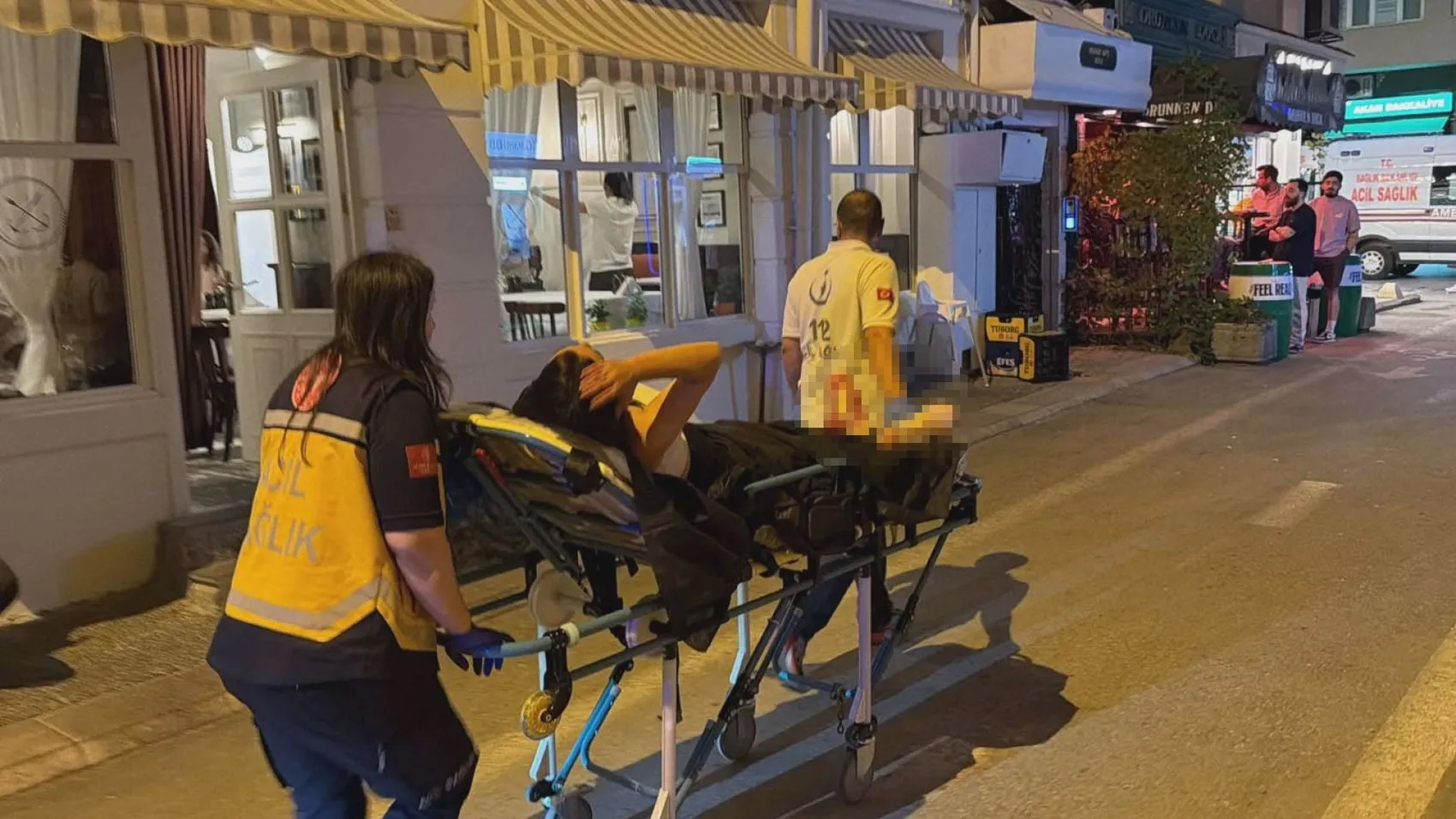 Eskişehir’de parkta alkol alan arkadaş grubu birbirine girdi