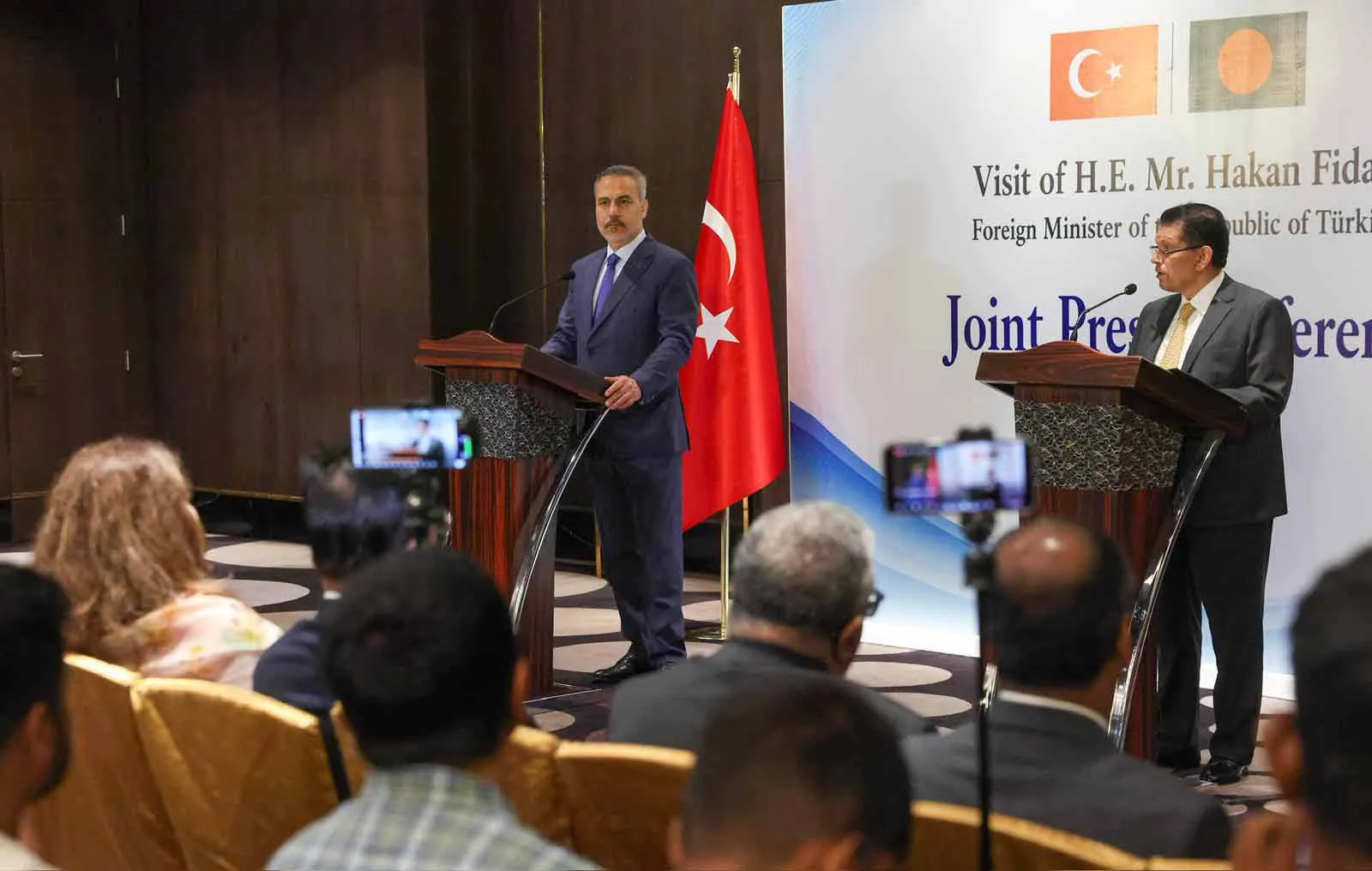 Hakan Fidan'dan Bangladeş'te İsrail'e sert tepki
