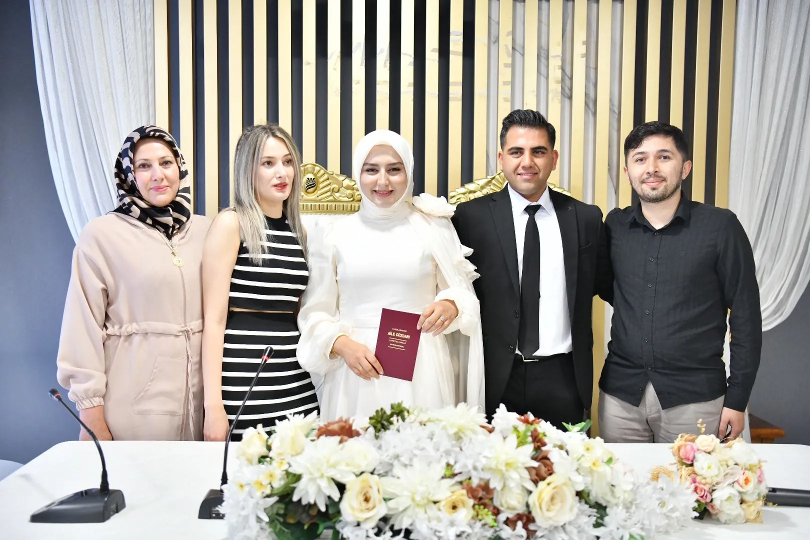 Malatya’da özel tarih yoğunluğu 95 çift nikah masasına oturdu