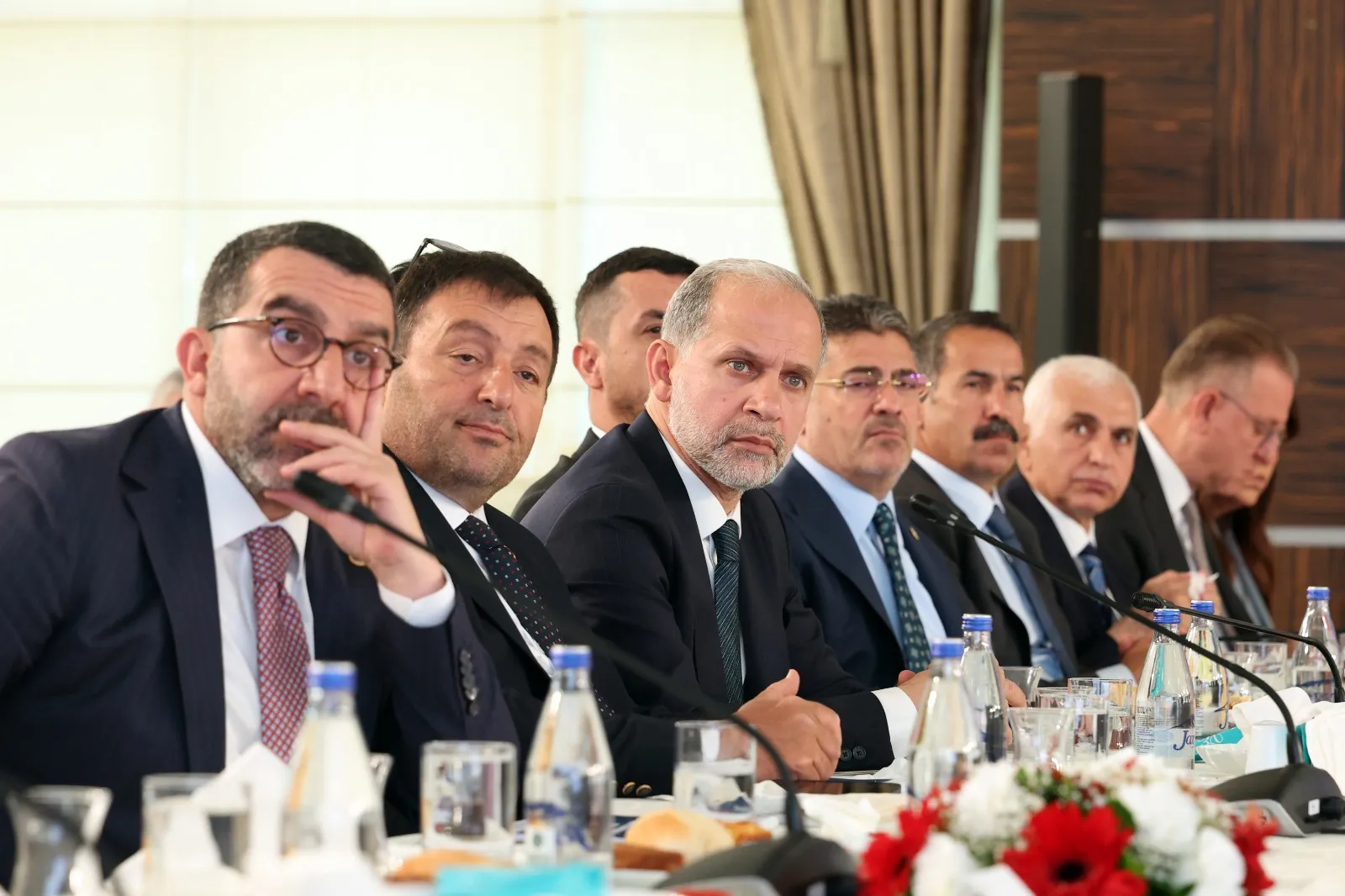 Bakan Çiftçi AK Partili vekillerle güvenlik zirvesi yaptı