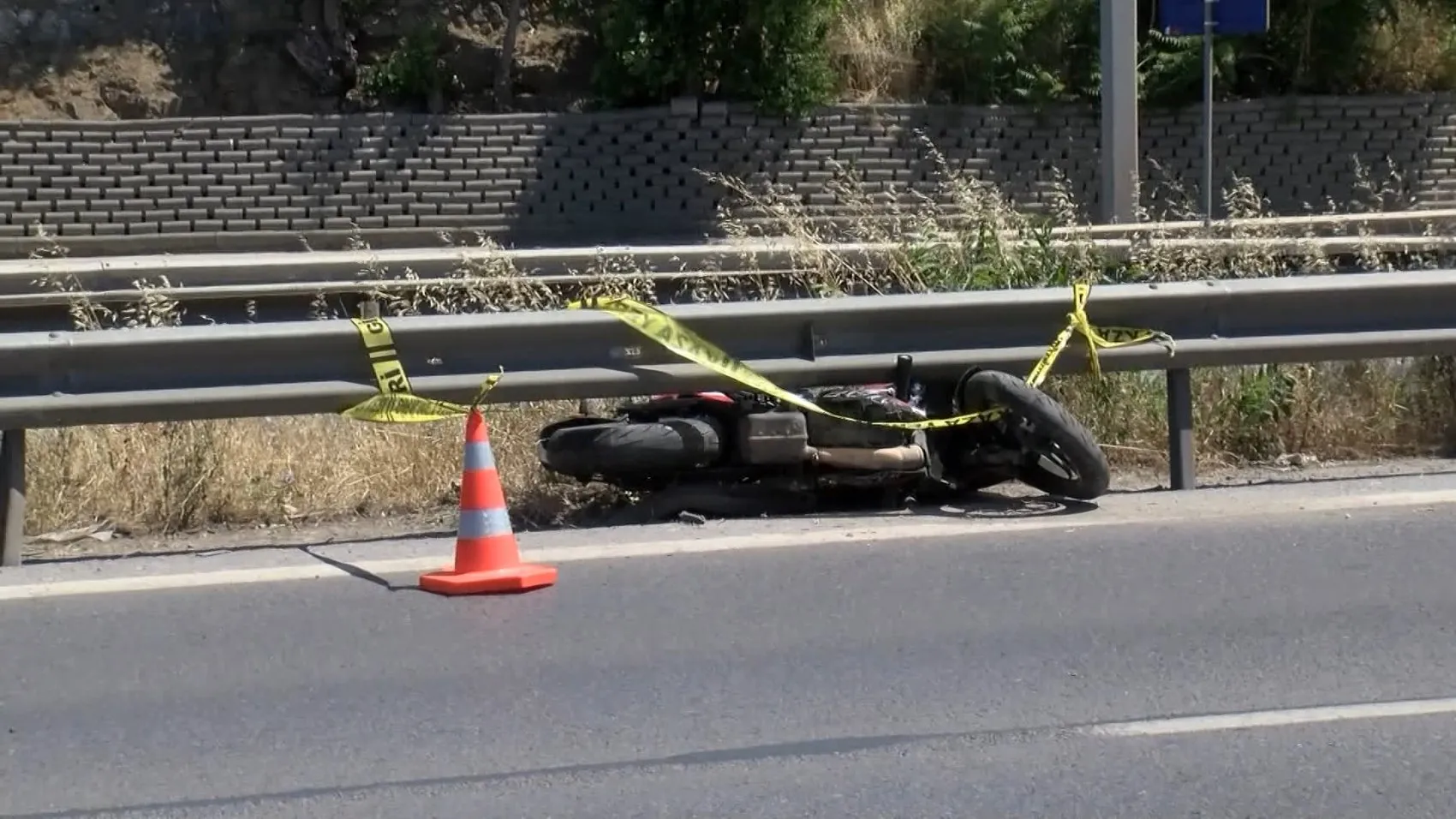 Kartal D-100 karayolunda motosiklet kazası 2 ölü