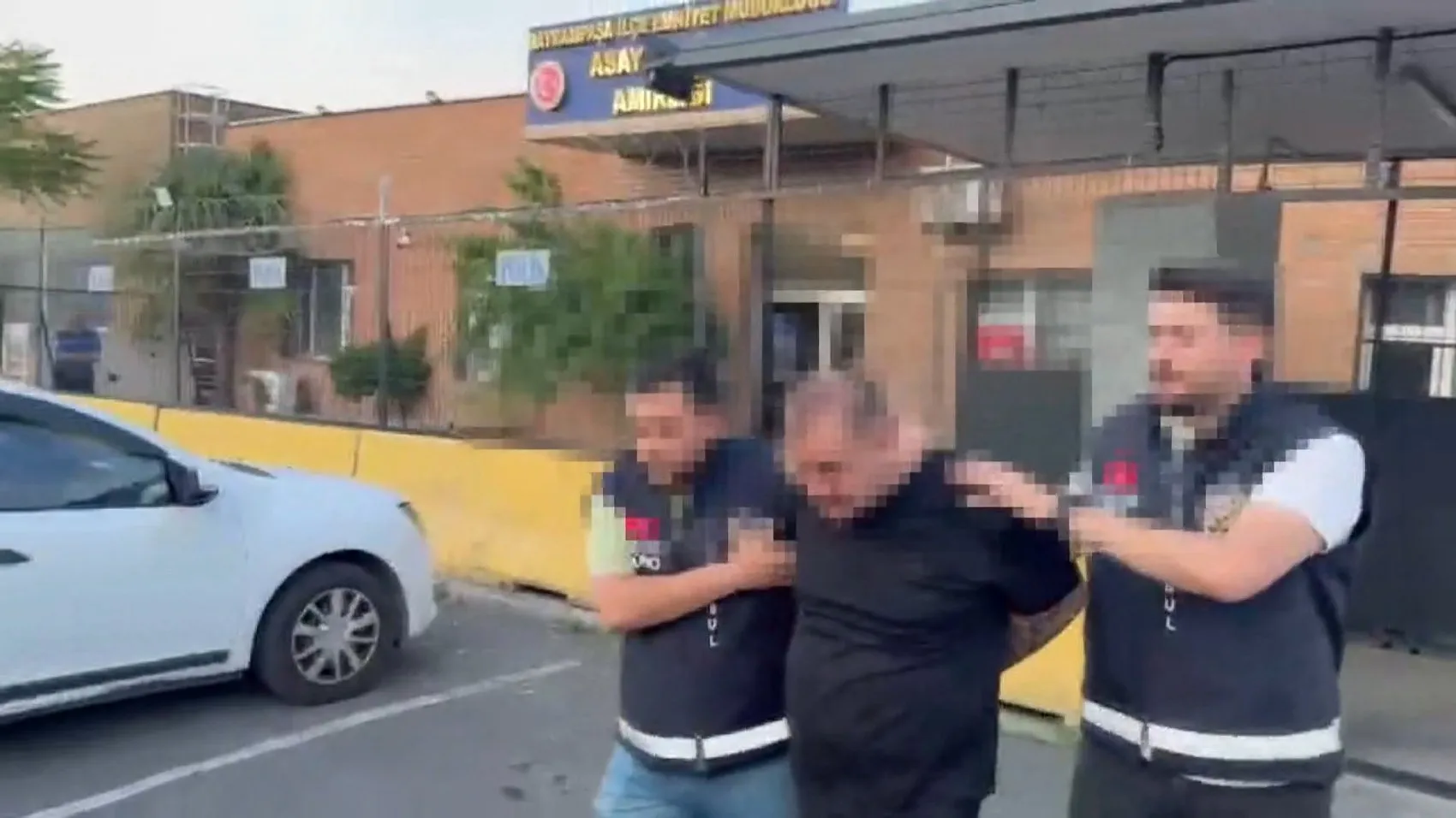 Bayrampaşa'da bir araçta 20 kilo kokain bulundu