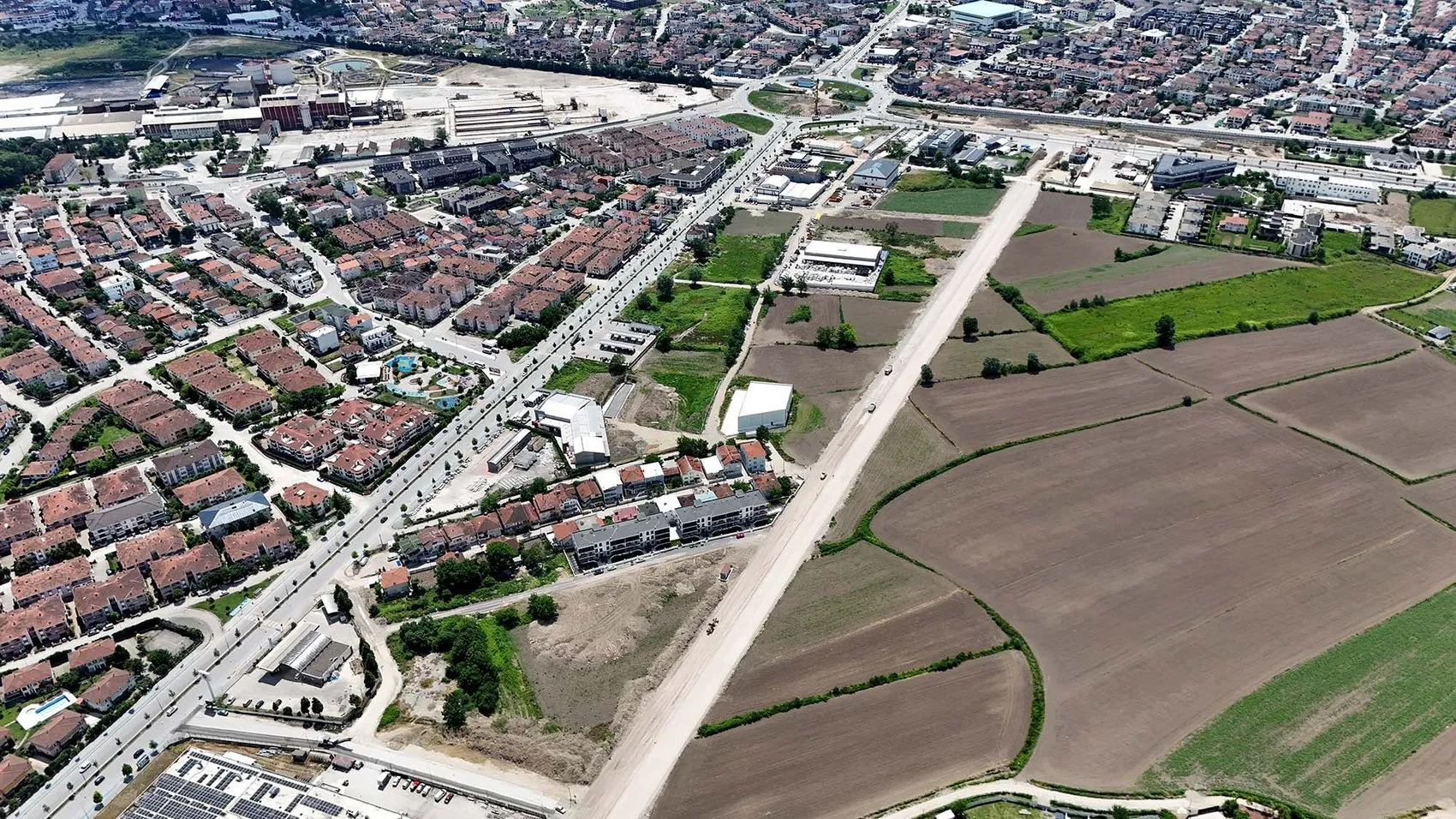 Sakarya trafiğini rahatlatacak yeni güzergahta asfalt hazırlığı başladı