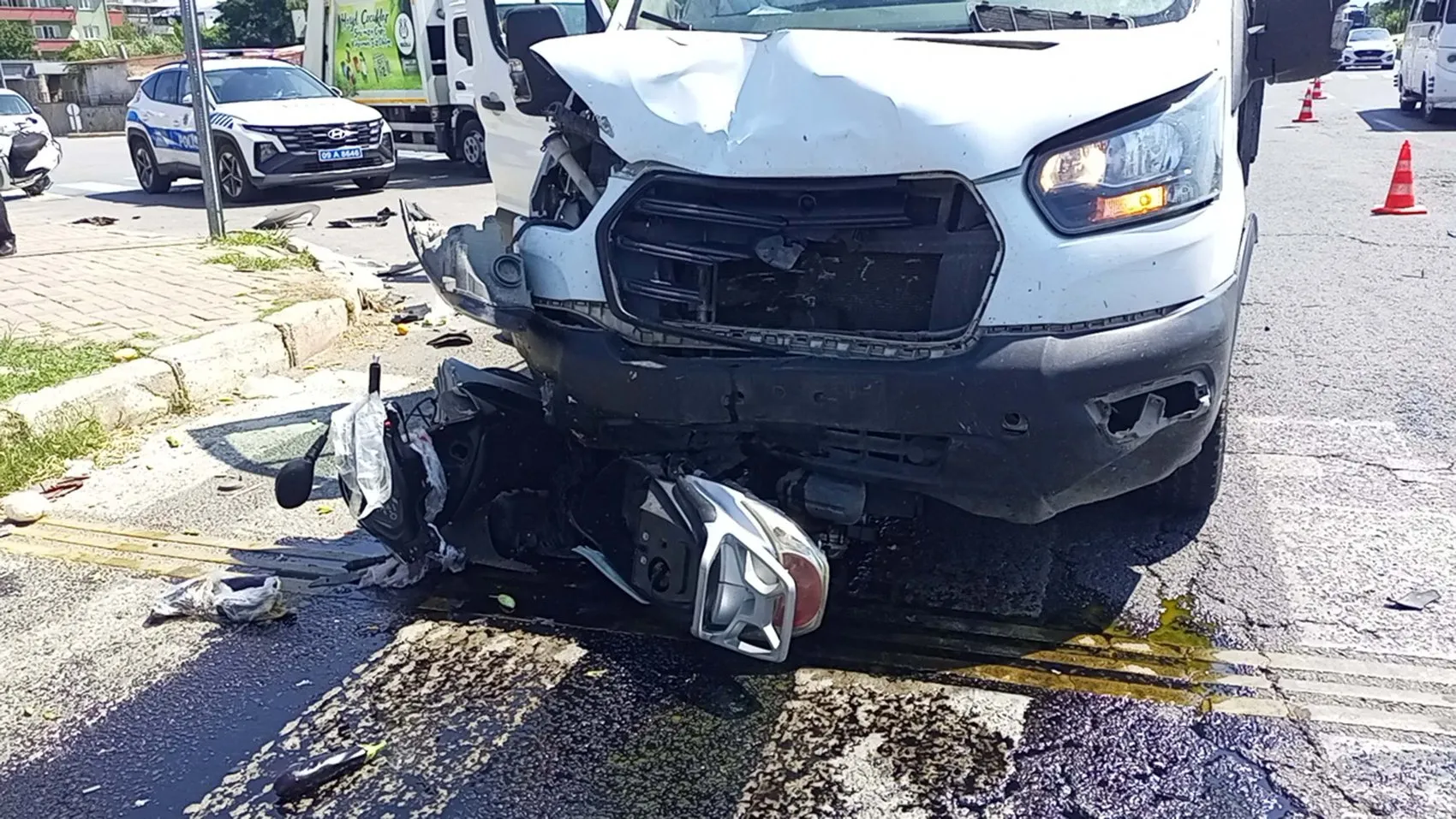 Nazilli’de motosiklet kazası İki kardeş ağır yaralandı