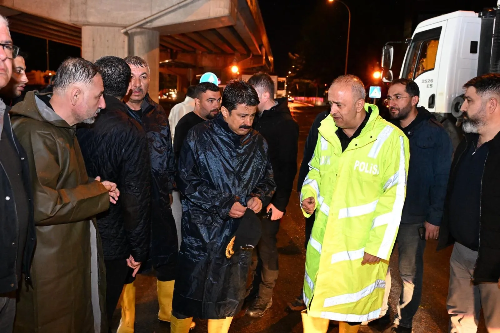 Kırşehir’de ani sağanak hayatı felç etti