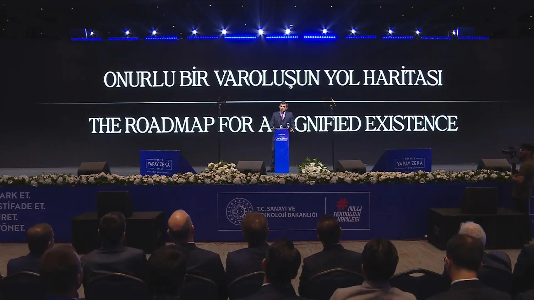 Selçuk Bayraktar dijital dünyadaki yeni tehlikeye dikkat çekti